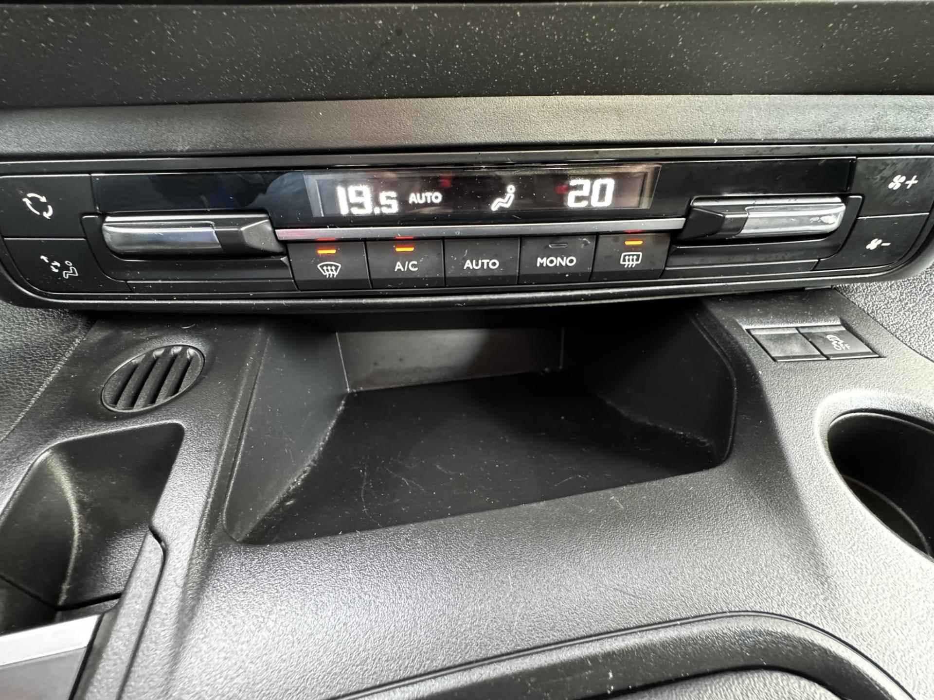 Citroen BERLINGO 1.2 PureTech Feel Climate control DAB Radio Cruise Control Carplay Trekhaak - 8/60