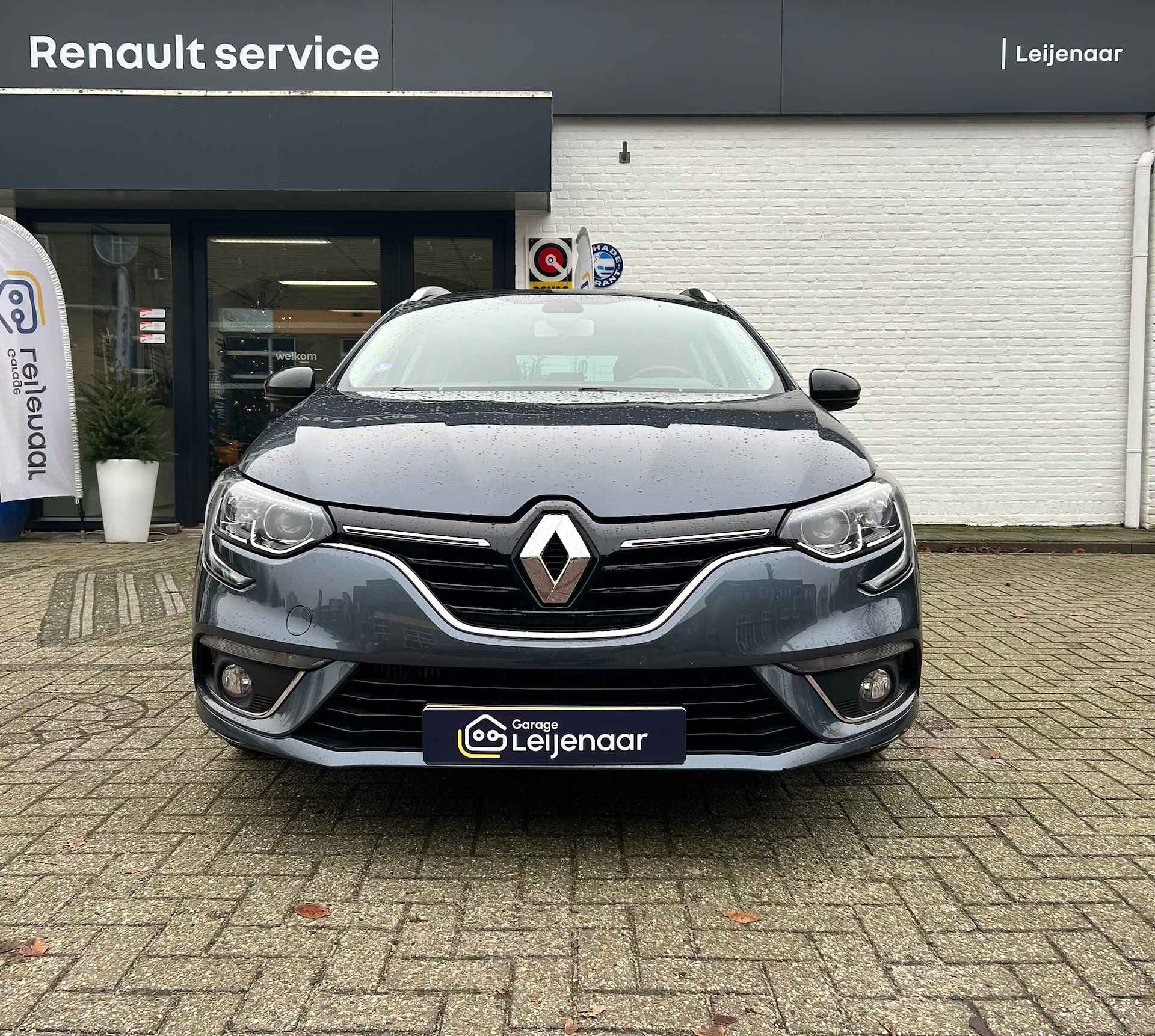 Renault Mégane Estate 1.3 TCe Limited | Cruise control | Navigatie | Parkeersensoren | Lichtmetalen velgen - 4/48