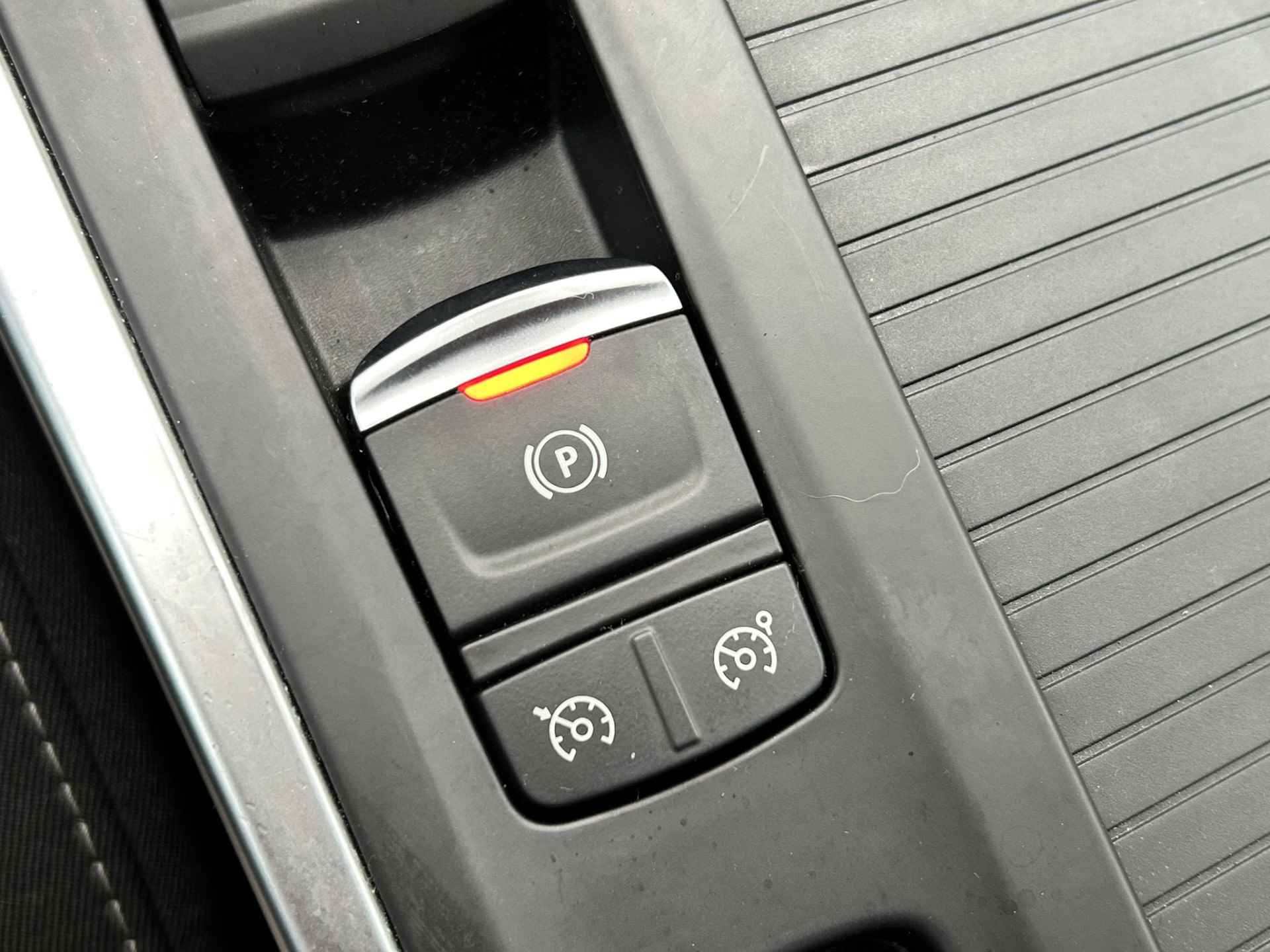 Renault Mégane Estate 1.3 TCe Limited | Cruise control | Navigatie | Parkeersensoren | Lichtmetalen velgen - 46/48