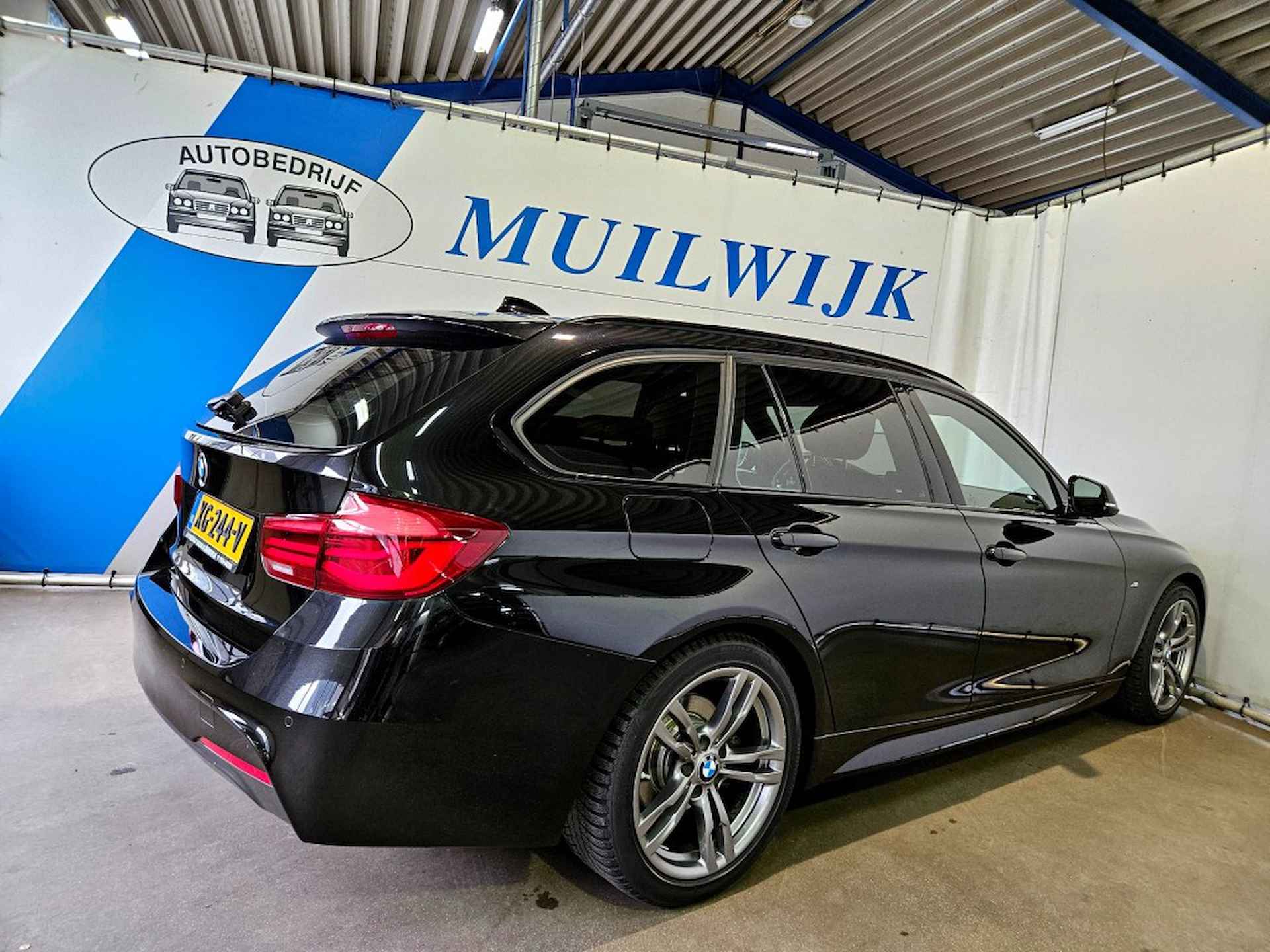 BMW 3-serie Touring 318i M Sport Edition Shadow Executive / Virtual / Leder - 9/46