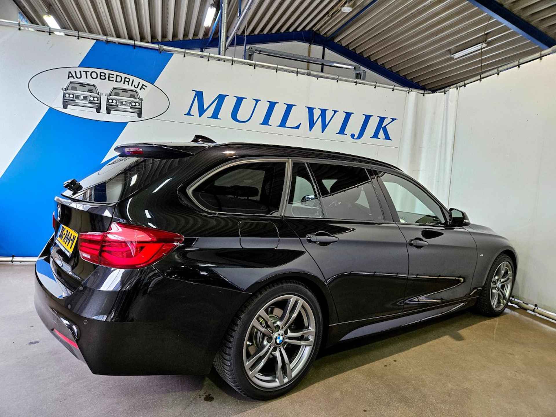 BMW 3-serie Touring 318i M Sport Edition Shadow Executive / Virtual / Leder - 14/46