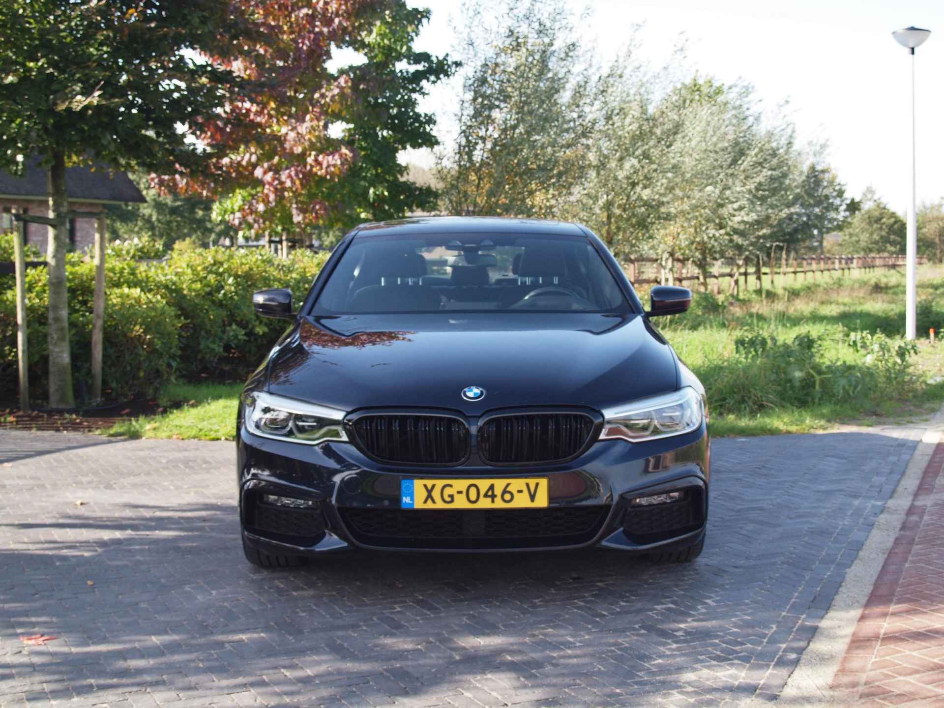 BMW 5-serie 520i High Executive | M-Pakket | Schuifdak | Camera | Dealer Onderhouden | - 5/38