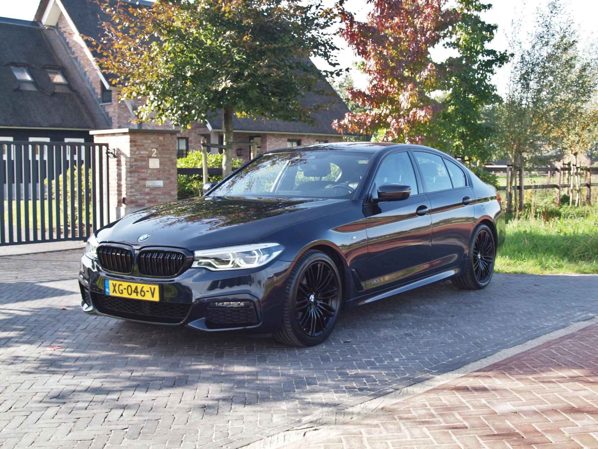 BMW 5-serie 520i High Executive | M-Pakket | Schuifdak | Camera | Dealer Onderhouden | - 6/38