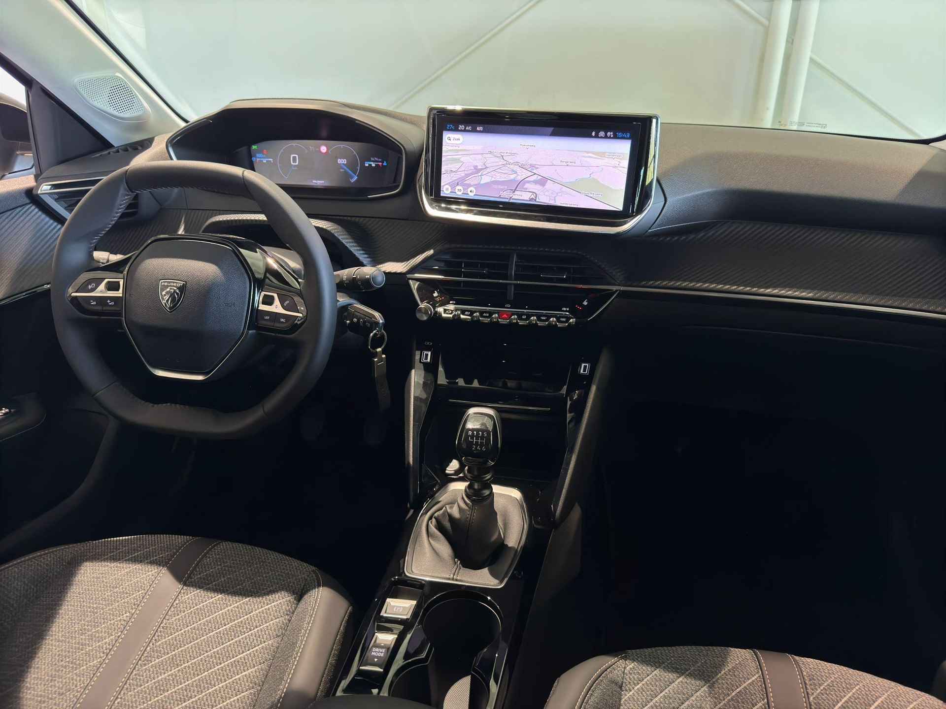 Peugeot 208 1.2 PureTech 100 Allure / Camera Voor & Achter / Navigatie / Apple Carplay & Android Auto / Scherp Geprijsd! - 13/30