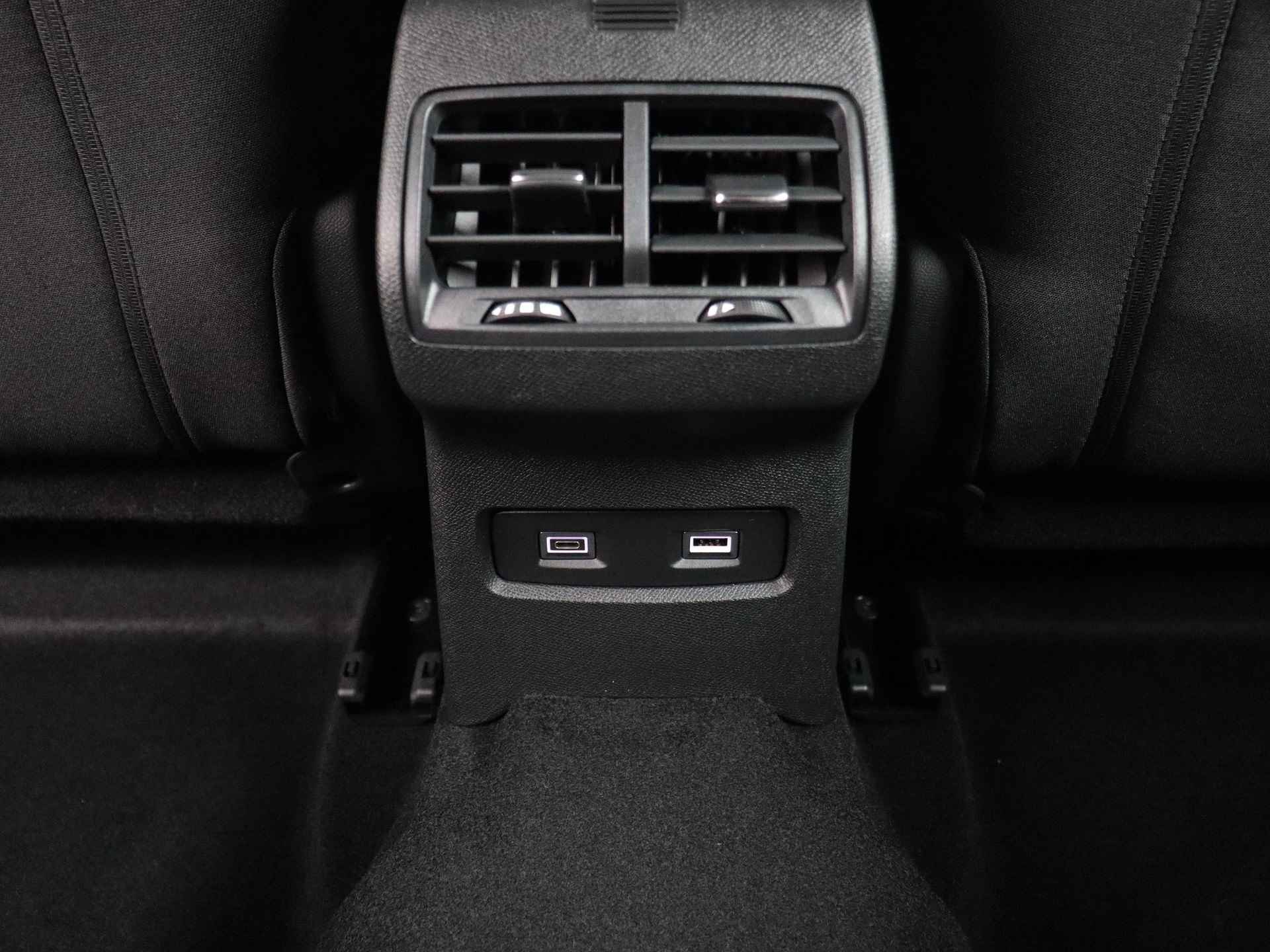Citroën Ë-C4 You 50 kWh | Rijklaar | Apple Carplay | Comfort Seats | - 23/26
