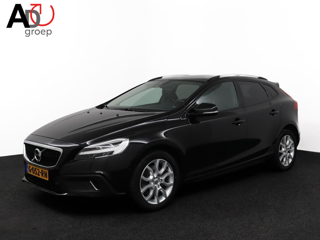 Volvo V40 Cross Country 1.5 T3 Polar+ Luxury | Trekhaak | Leder | Stoelverwarming | Panoramadak | Achteruitrijcamera | OnCall