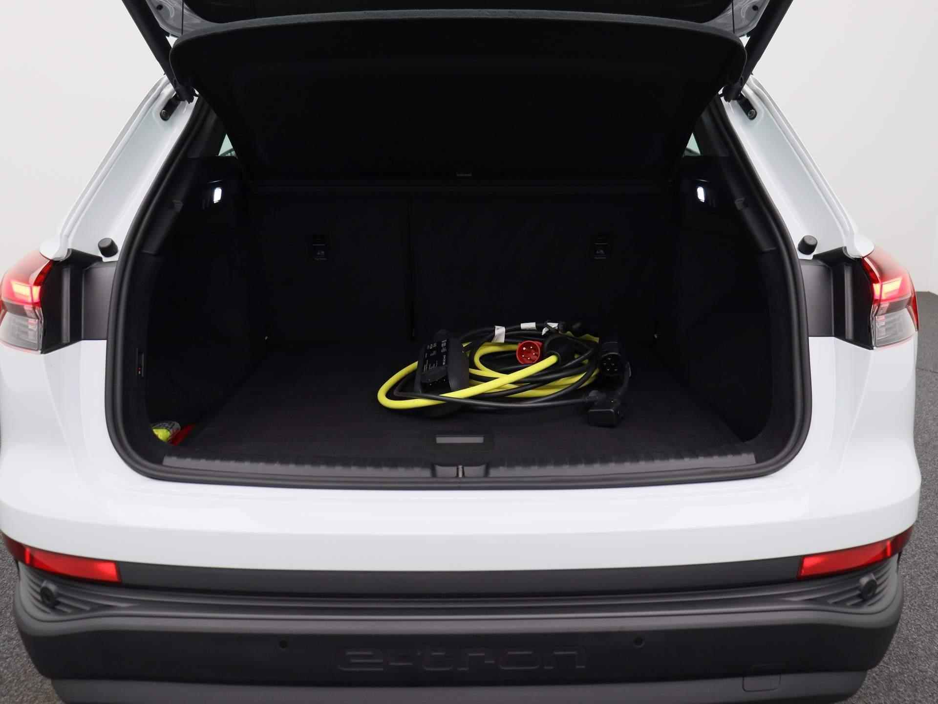 Audi Q4 e-tron 40 edition 82kWh 204 PK | Automaat | Navigatie | Camera | Panoramadak | Adaptive Cruise Control | Climate Control | Stoelverwarming | Parkeersensoren | Virtual Cockpit | LED | Lichtmetalen velgen | - 14/43
