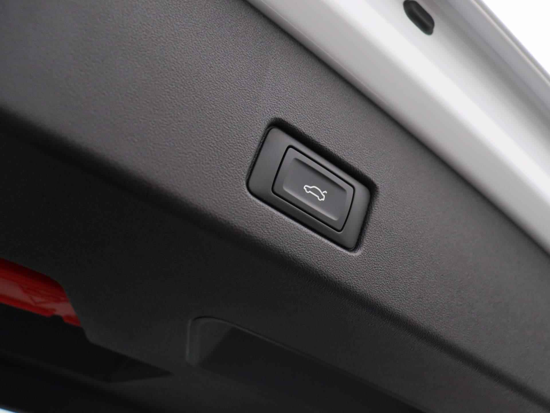 Audi Q4 e-tron 40 edition 82kWh 204 PK | Automaat | Navigatie | Camera | Panoramadak | Adaptive Cruise Control | Climate Control | Stoelverwarming | Parkeersensoren | Virtual Cockpit | LED | Lichtmetalen velgen | - 15/43