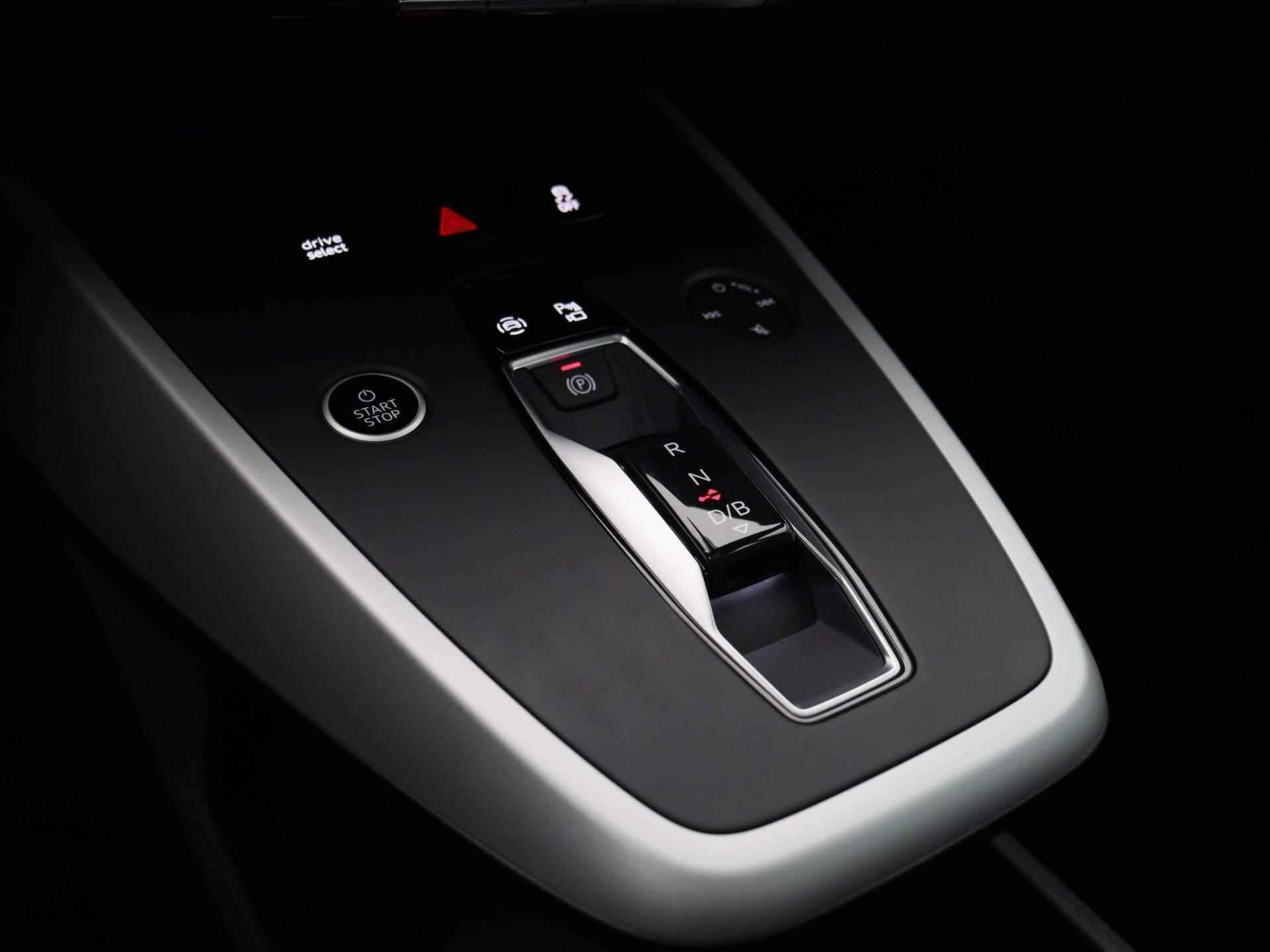 Audi Q4 e-tron 40 edition 82kWh 204 PK | Automaat | Navigatie | Camera | Panoramadak | Adaptive Cruise Control | Climate Control | Stoelverwarming | Parkeersensoren | Virtual Cockpit | LED | Lichtmetalen velgen | - 21/43