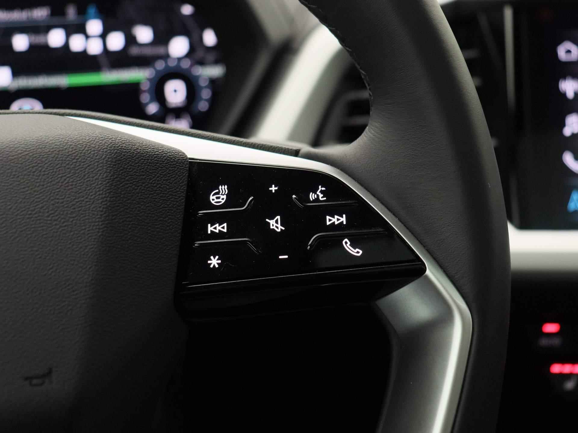 Audi Q4 e-tron 40 edition 82kWh 204 PK | Automaat | Navigatie | Camera | Panoramadak | Adaptive Cruise Control | Climate Control | Stoelverwarming | Parkeersensoren | Virtual Cockpit | LED | Lichtmetalen velgen | - 25/43