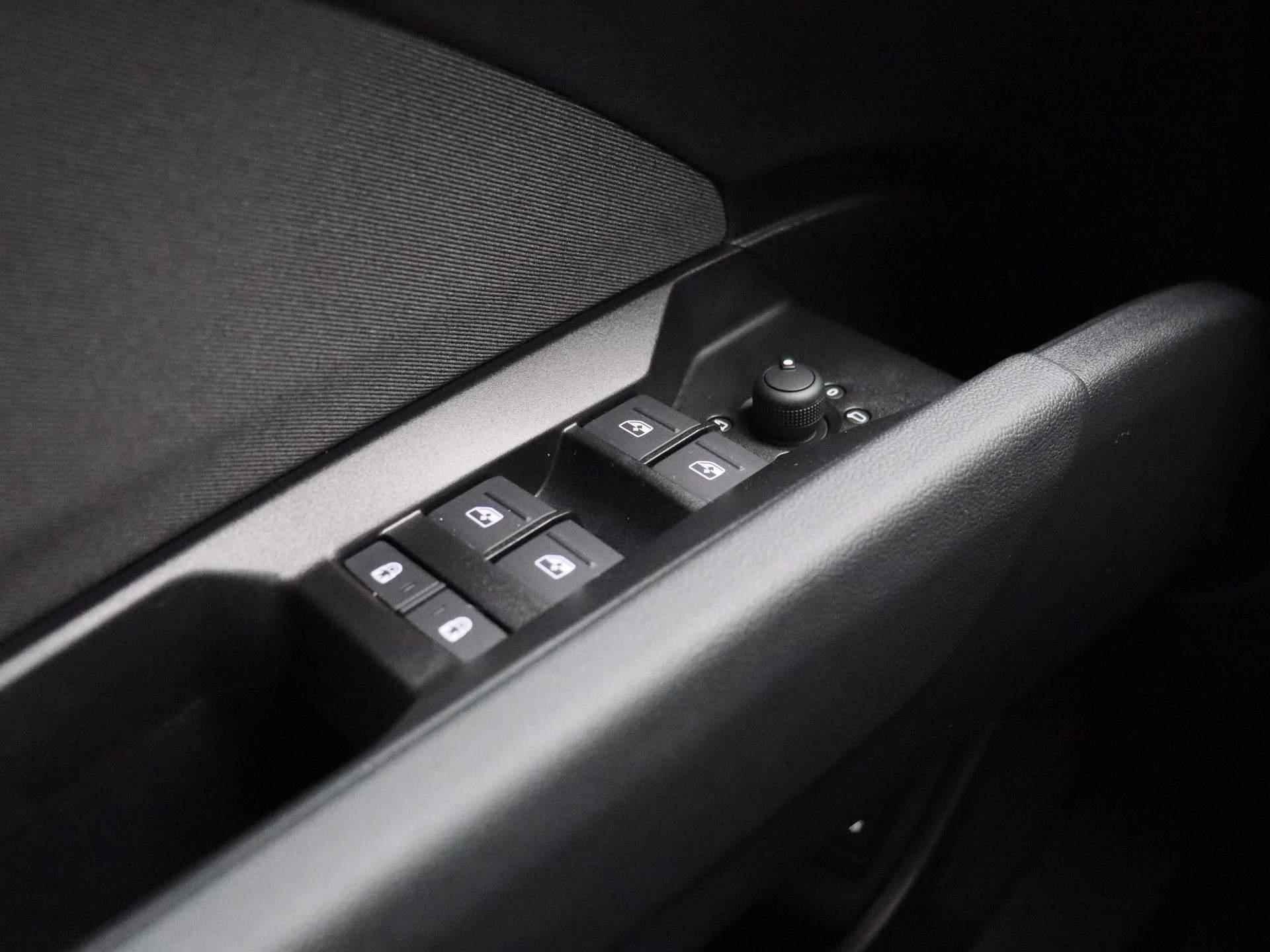 Audi Q4 e-tron 40 edition 82kWh 204 PK | Automaat | Navigatie | Camera | Panoramadak | Adaptive Cruise Control | Climate Control | Stoelverwarming | Parkeersensoren | Virtual Cockpit | LED | Lichtmetalen velgen | - 27/43