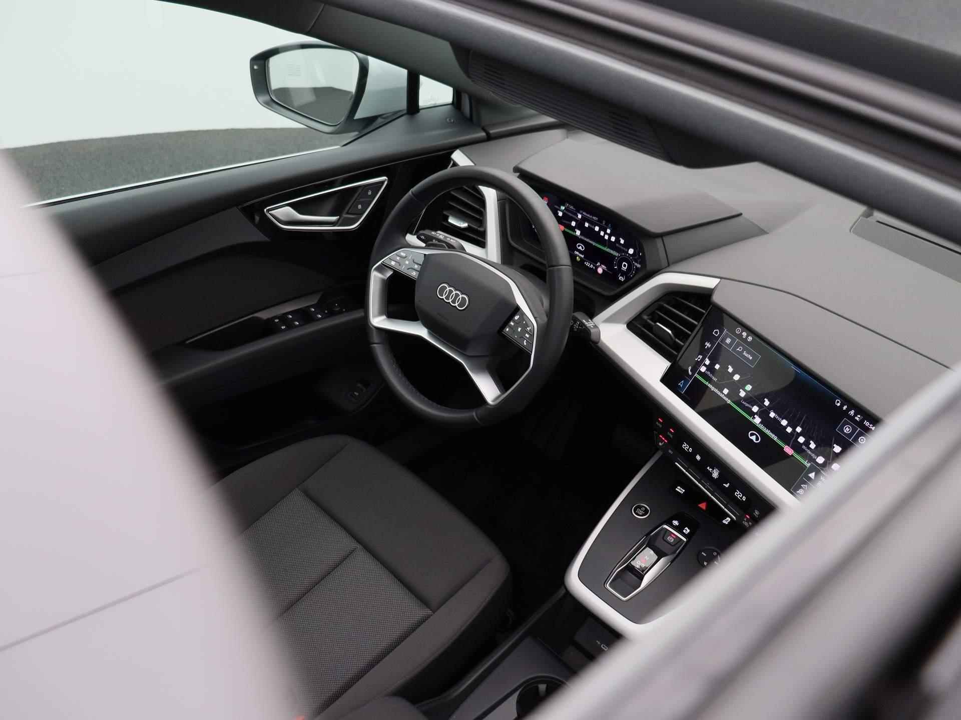 Audi Q4 e-tron 40 edition 82kWh 204 PK | Automaat | Navigatie | Camera | Panoramadak | Adaptive Cruise Control | Climate Control | Stoelverwarming | Parkeersensoren | Virtual Cockpit | LED | Lichtmetalen velgen | - 39/43