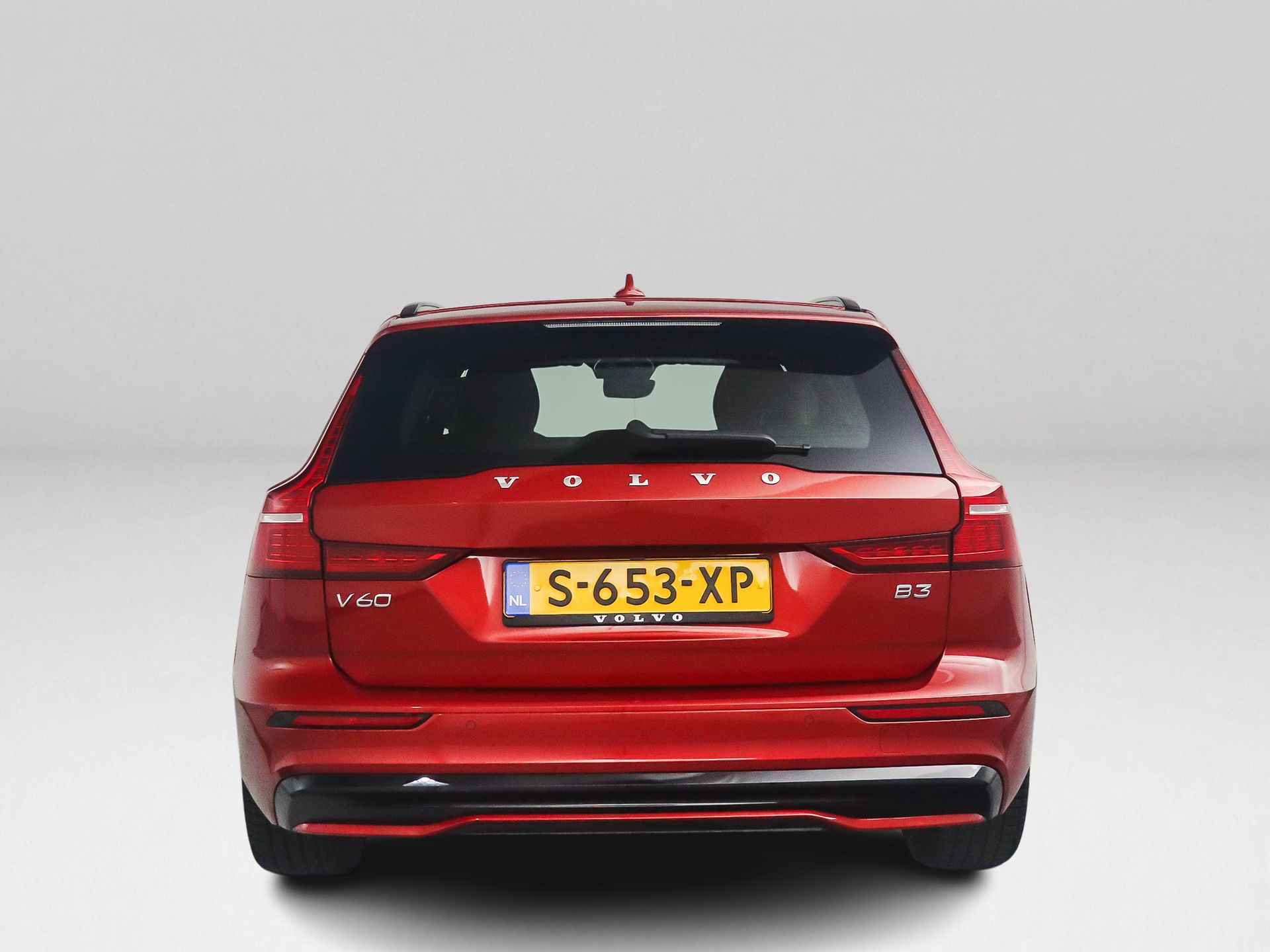 Volvo V60 B3 Aut. Plus Dark | Harman Kardon | 360º camera | Stoel- en stuurverwarming | Trekhaak - 13/42