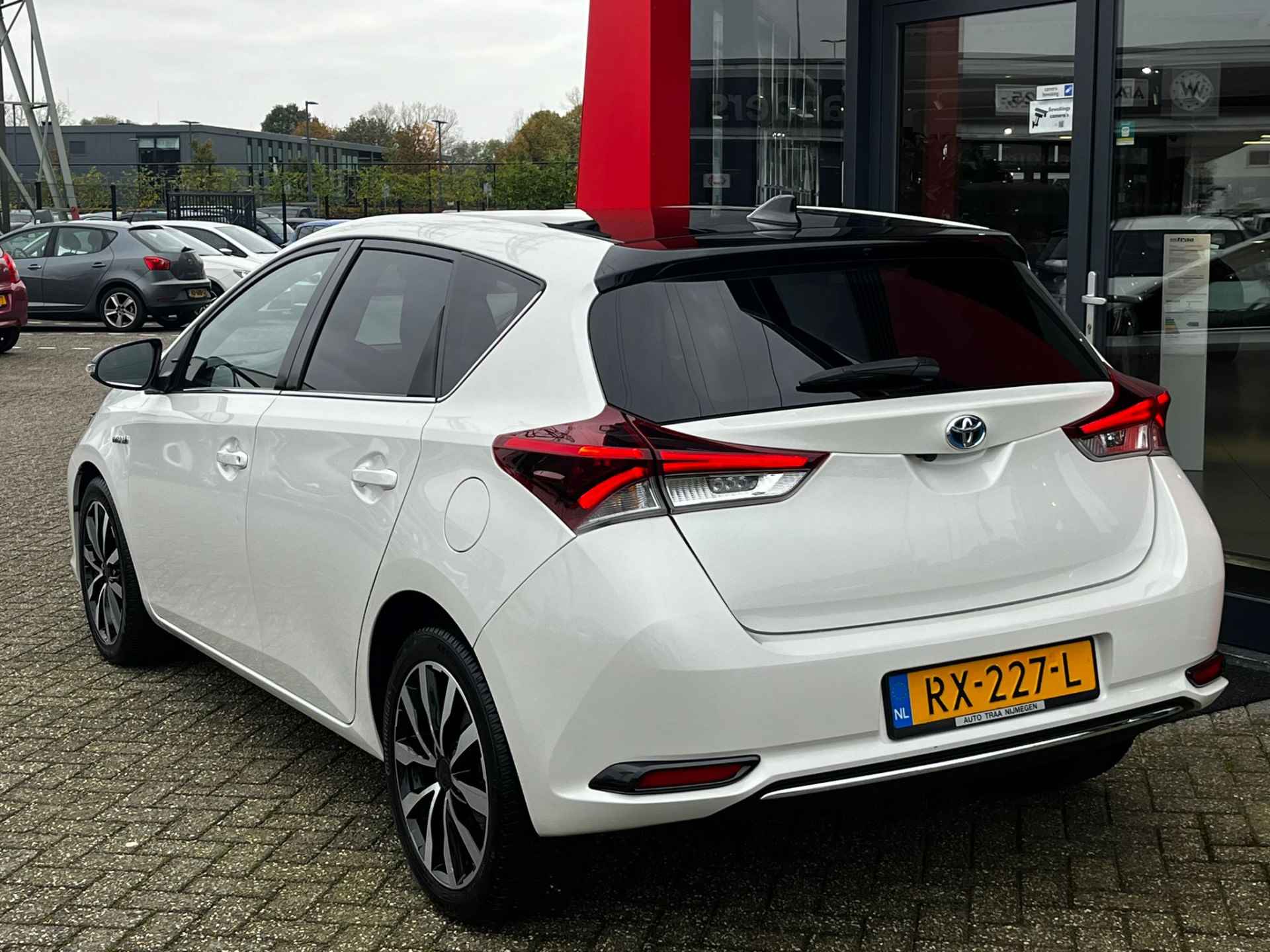 Toyota Auris 1.8 Hybrid Black Edition / CAMERA / NAVIGATIE / - 3/19