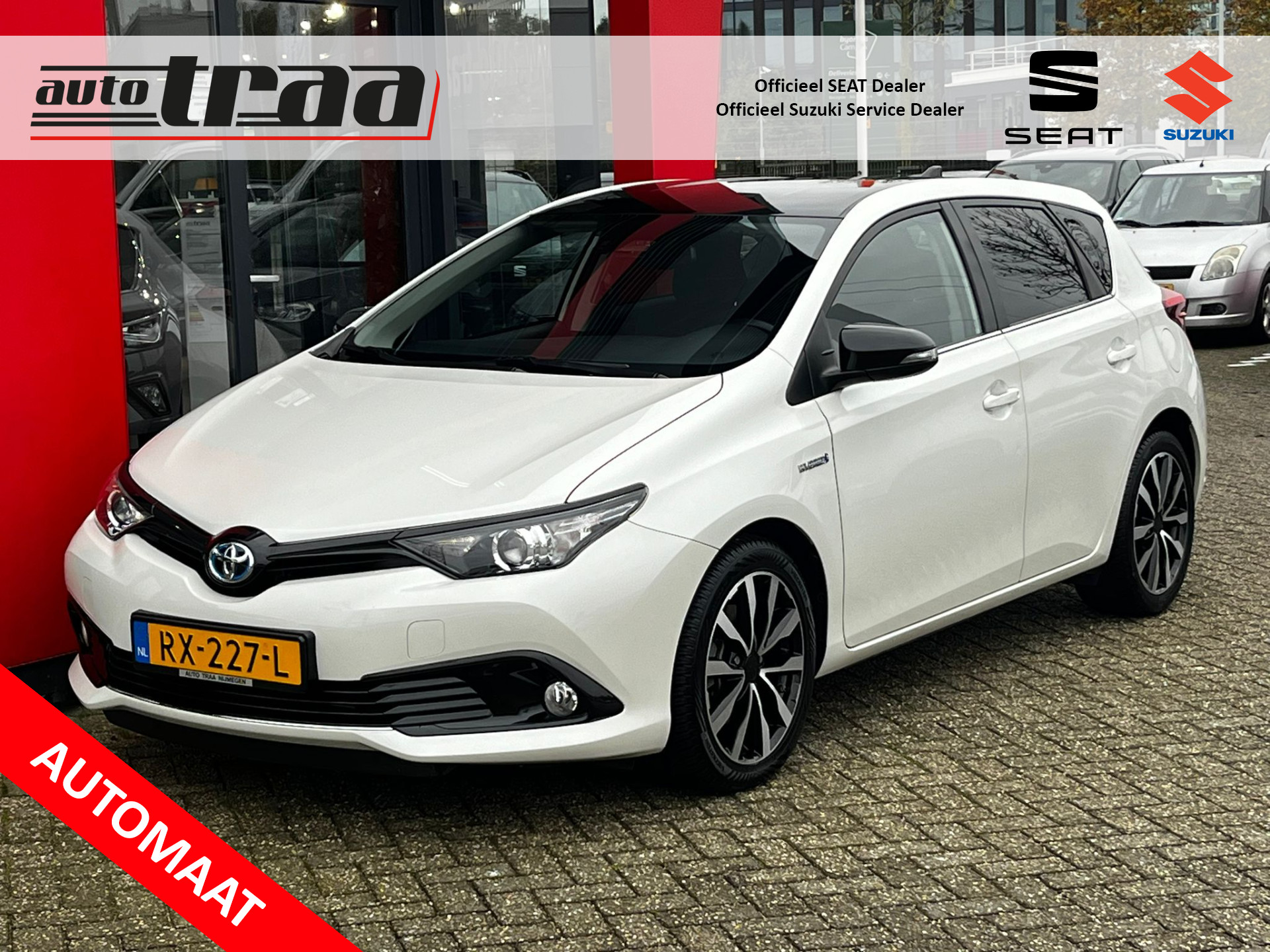 Toyota Auris 1.8 Hybrid Black Edition / CAMERA / NAVIGATIE /