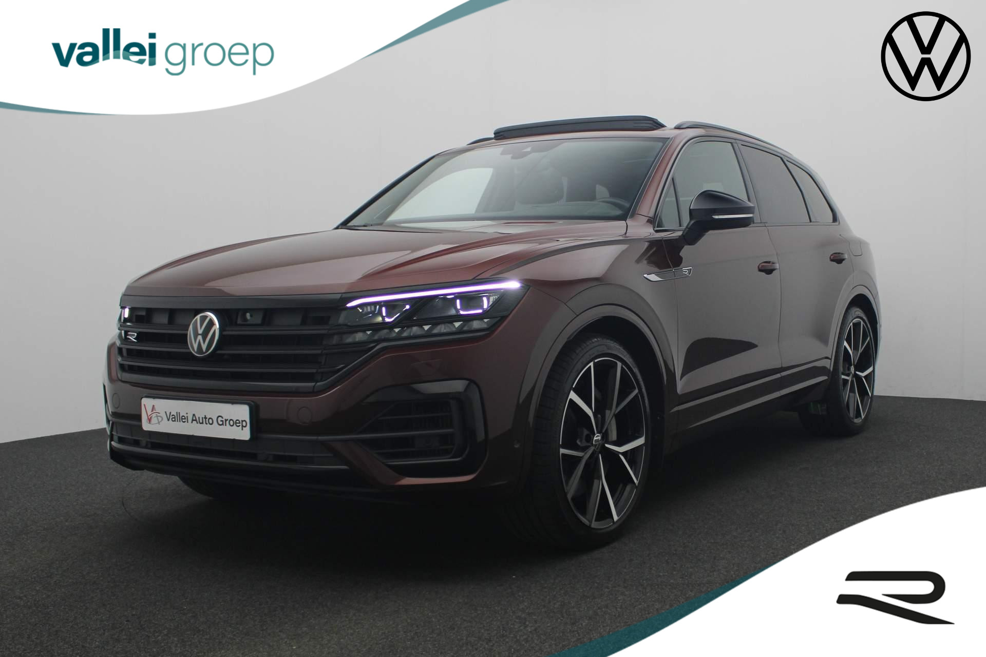 Volkswagen Touareg 3.0 TSi 462PK tiptronic eHybrid 4MOTION R | Pano | Trekhaak | Nachtzicht | Massage | Softclose | Leer | HUD | Dynaudio | 21 inch | Keyless | Camera