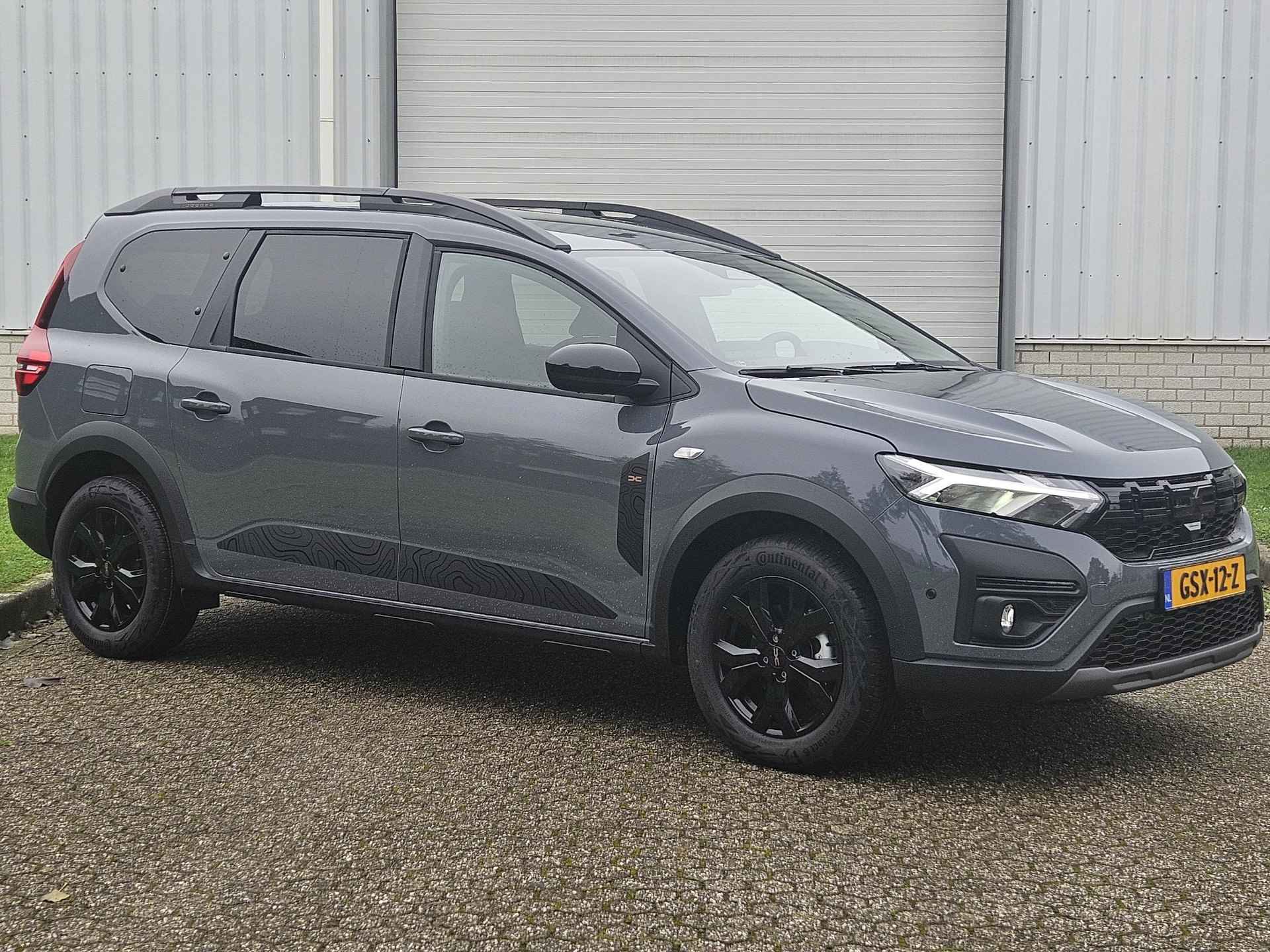 Dacia Jogger Hybrid Automaat Extreme 7pers. / Demo / Levertijd I.O. / Betreft Black edition / - 19/43