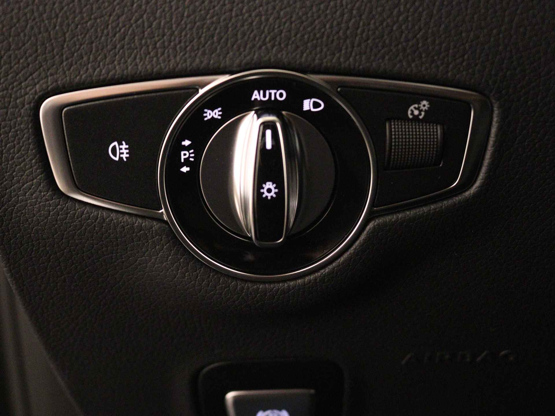Mercedes-Benz CLS-Klasse 450 4MATIC AMG Line | Smartphone-integratie | Premium Plus Pakket | Memorypakket | Rijassistentiepakket plus | Burmester® surround sound system | Parkeerpakket met 360°-camera | - 28/35