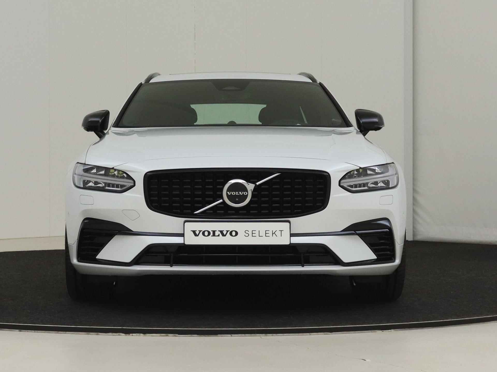 Volvo V90 2.0 T6 Recharge AWD Ultimate Dark | Bowers & Wilkins audio | Luchtvering | 360 graden Camera | Trekhaak | - 10/17