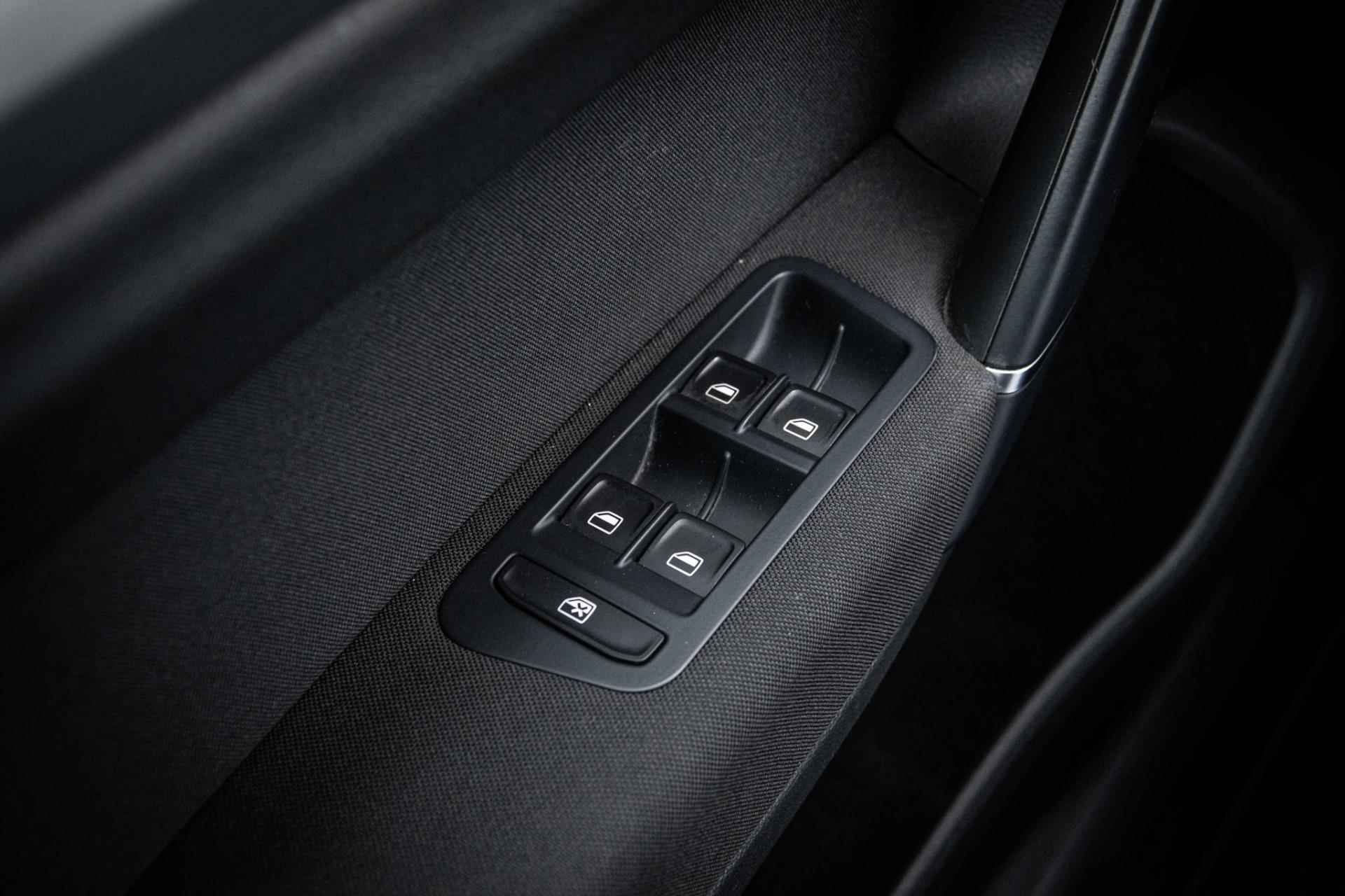 Volkswagen Golf Sportsvan 1,4 BlueMotion Technology | Stoel verwarming | Parkeerhulp | Airco | Multifunctie stuurwiel | - 44/50