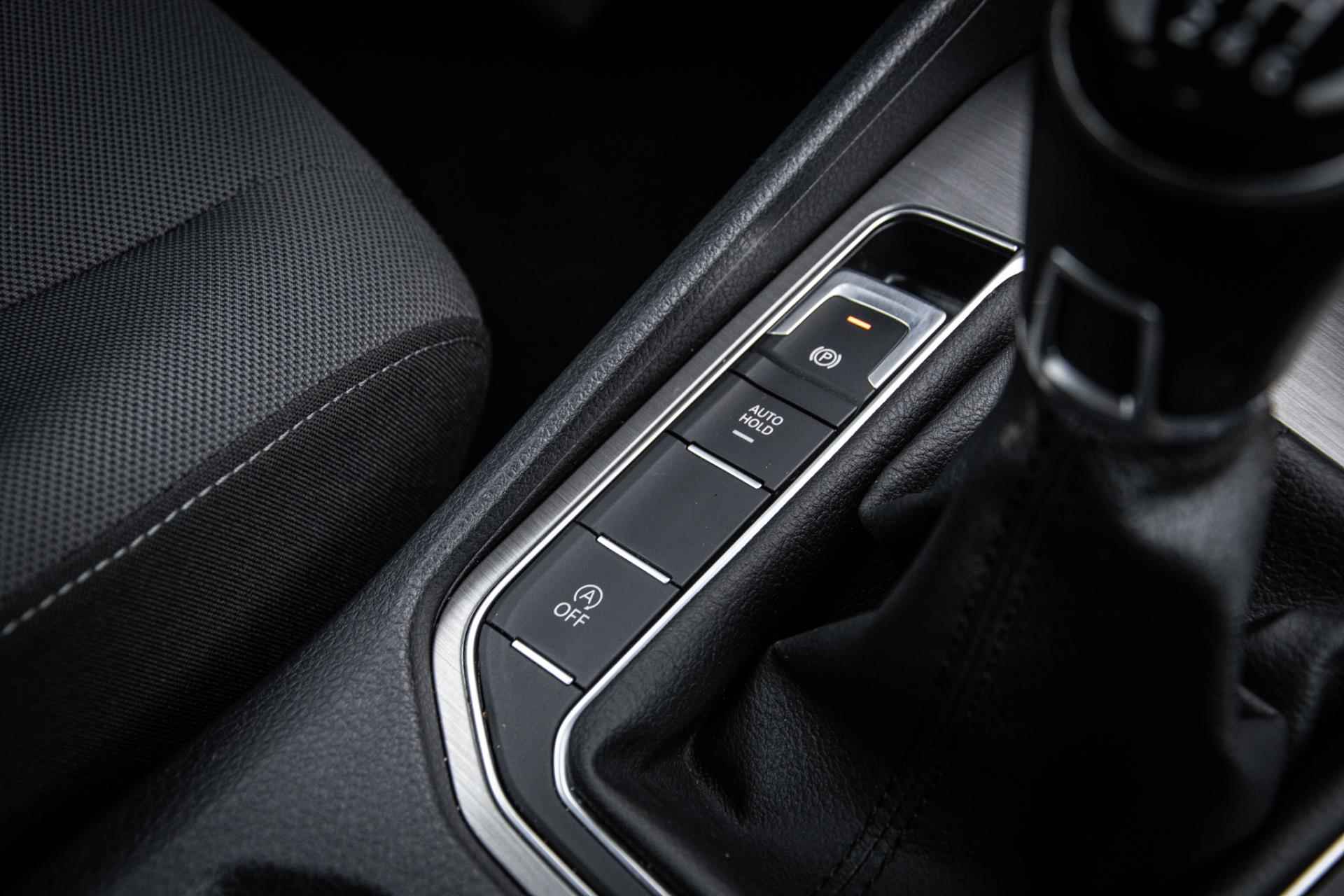 Volkswagen Golf Sportsvan 1,4 BlueMotion Technology | Stoel verwarming | Parkeerhulp | Airco | Multifunctie stuurwiel | - 50/50