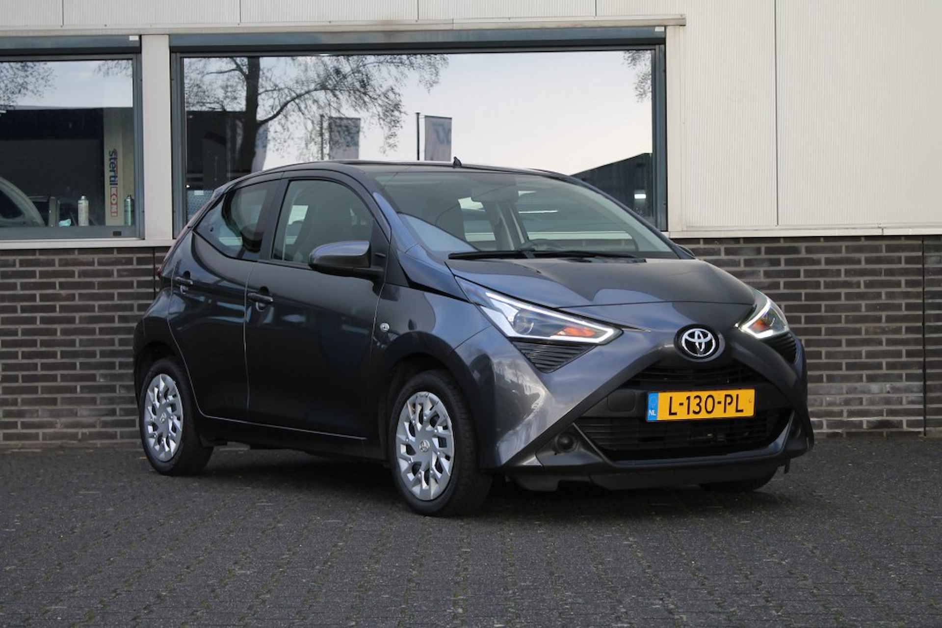 TOYOTA Aygo 1.0 VVT-i X-Play - ParkeerCamera - Airco - Apple/Android Carplay - 7/21