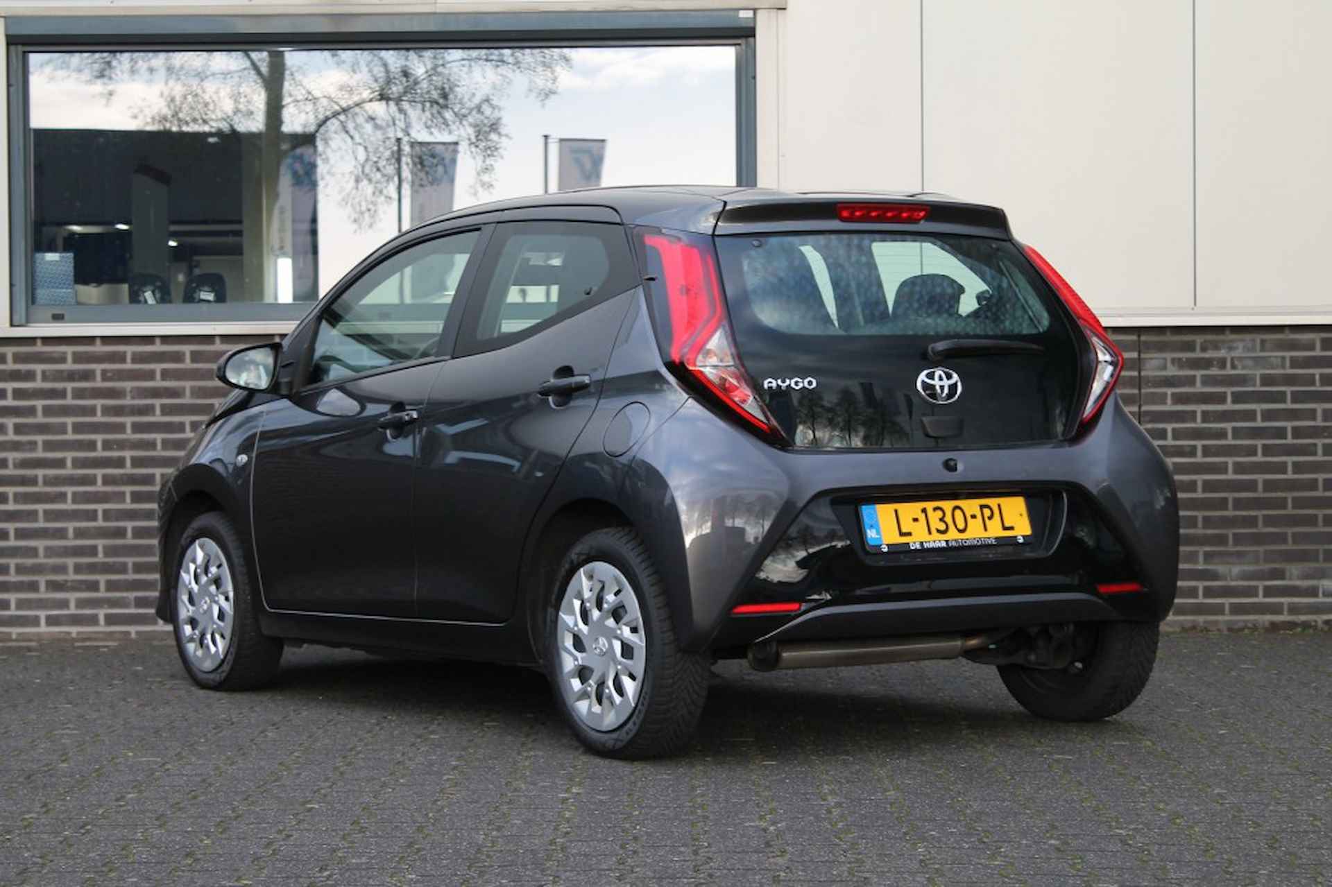 TOYOTA Aygo 1.0 VVT-i X-Play - ParkeerCamera - Airco - Apple/Android Carplay - 10/21