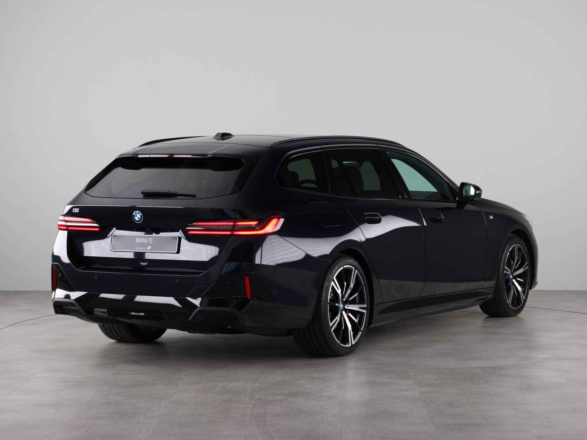 BMW i5 eDrive40 Touring M Sport Edition M Sportpakket Pro - 10/27