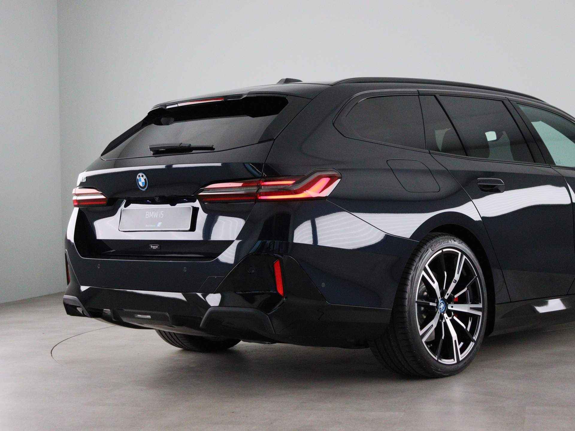 BMW i5 eDrive40 Touring M Sport Edition M Sportpakket Pro - 20/27