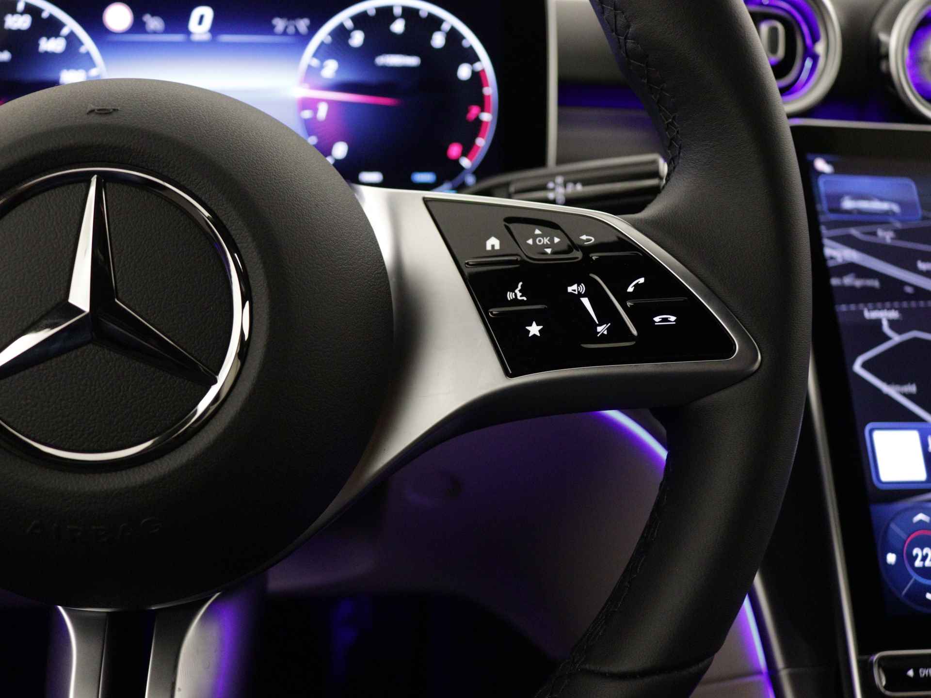Mercedes-Benz C-Klasse Estate 180 Luxury Line | Trekhaak | USB-pakket | Parkeerpakket met achteruitrijcamera | Dodehoekassistent | Memorypakket | Interieurverlichtingspakket | EASY PACK achterklep | MBUX navigatie Premium | - 19/36