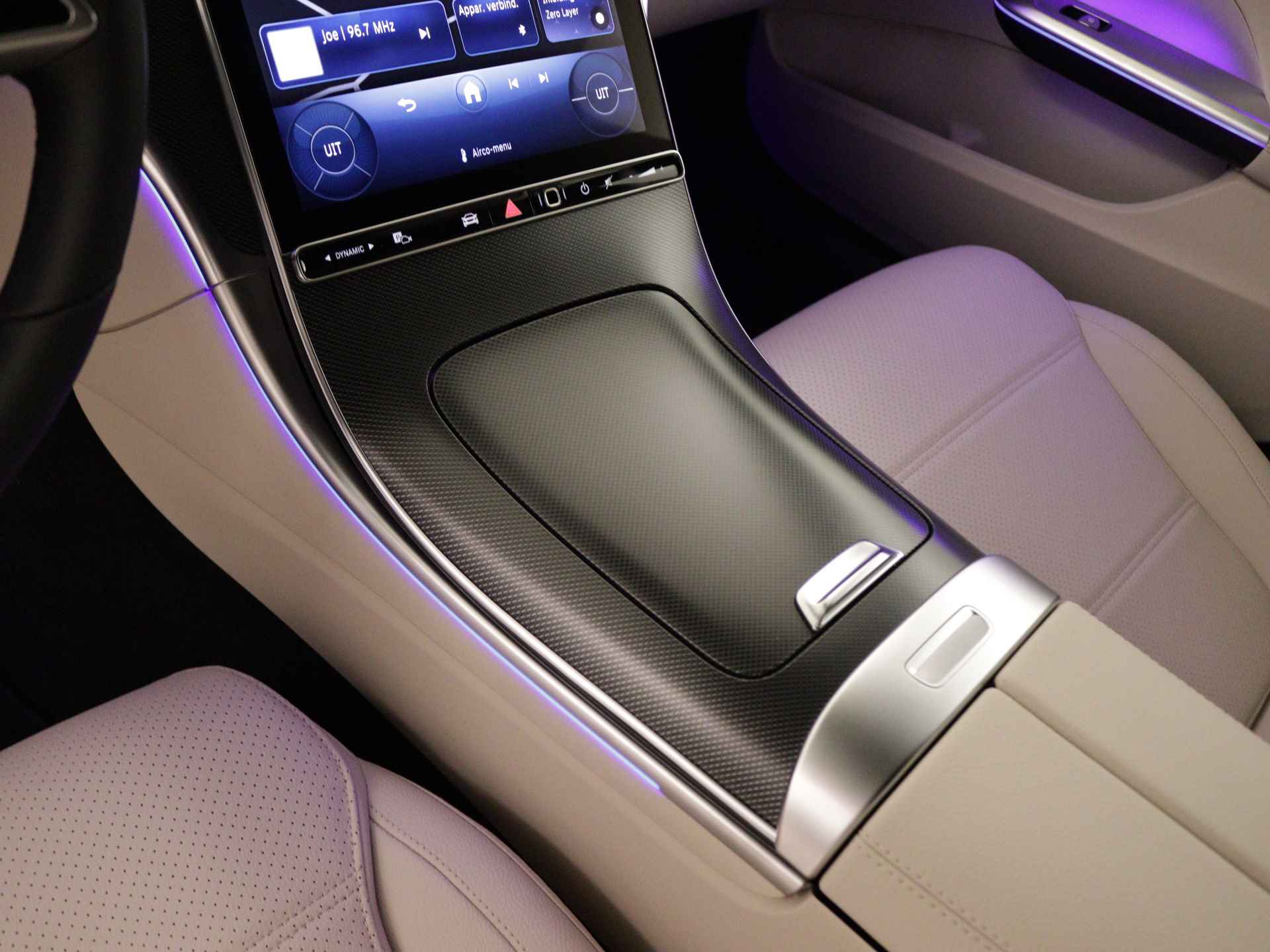 Mercedes-Benz C-Klasse Estate 180 Luxury Line | Trekhaak | USB-pakket | Parkeerpakket met achteruitrijcamera | Dodehoekassistent | Memorypakket | Interieurverlichtingspakket | EASY PACK achterklep | MBUX navigatie Premium | - 26/36