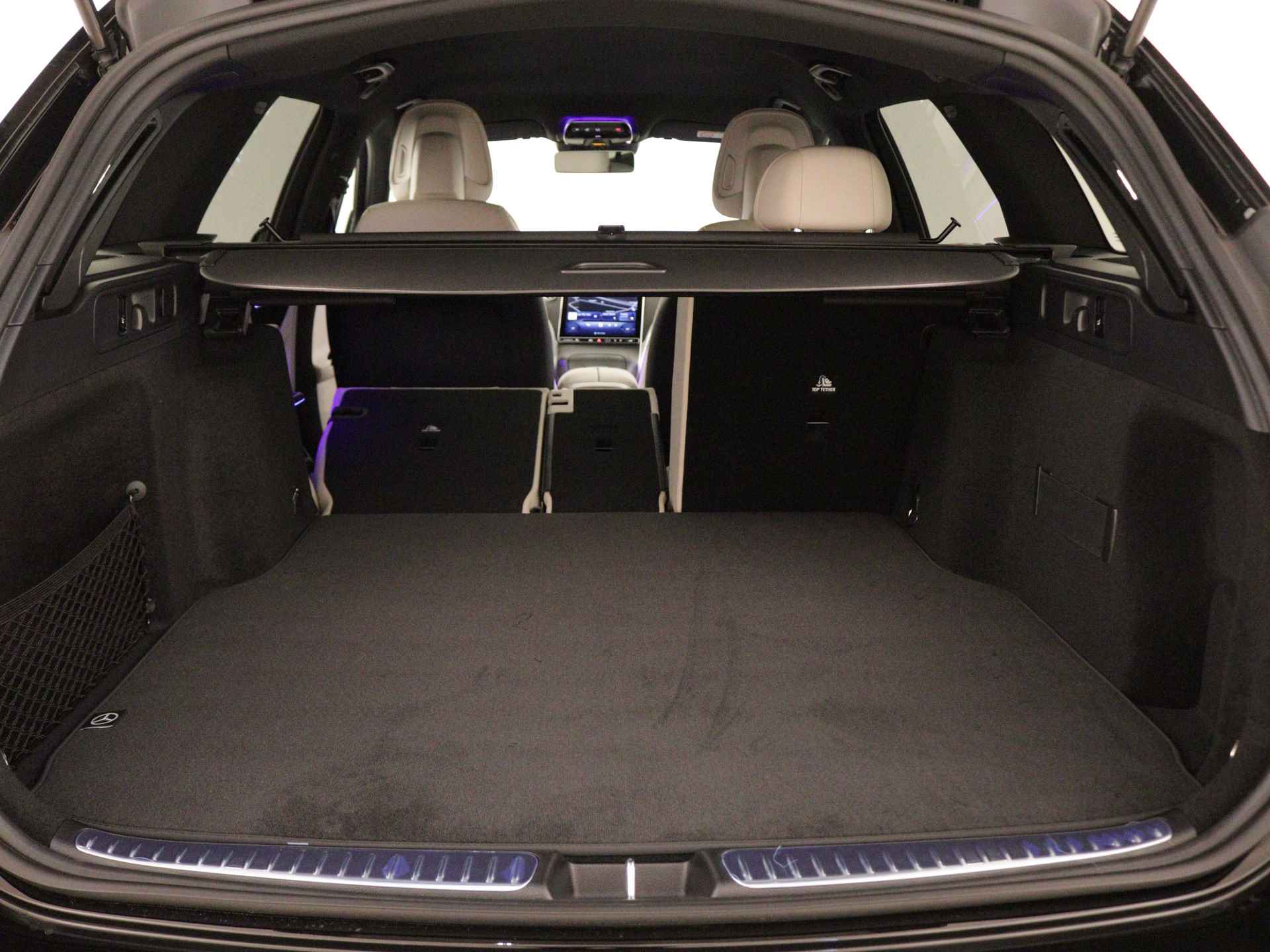 Mercedes-Benz C-Klasse Estate 180 Luxury Line | Trekhaak | USB-pakket | Parkeerpakket met achteruitrijcamera | Dodehoekassistent | Memorypakket | Interieurverlichtingspakket | EASY PACK achterklep | MBUX navigatie Premium | - 33/36