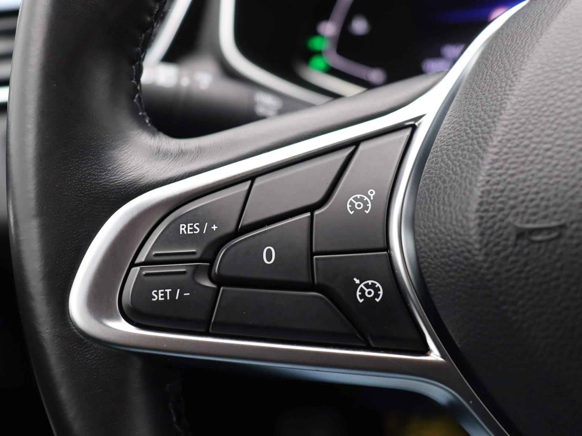 Renault Clio 100pk TCe Intens | Cruise control | Climate control | Navigatie | - 28/37
