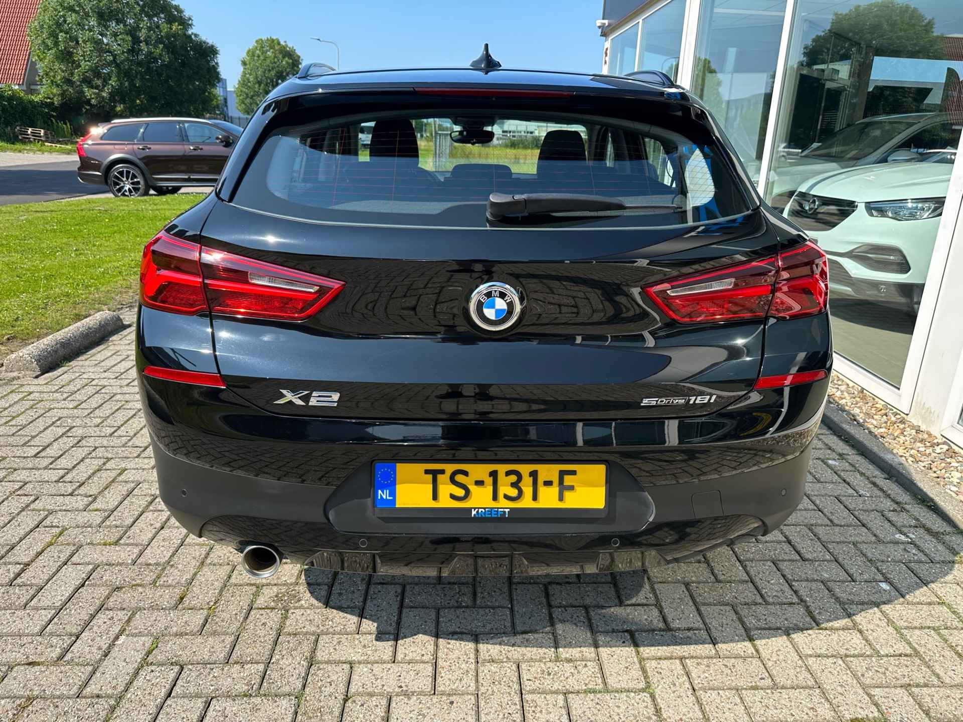 BMW X2 sDrive18i Executive Schuifdak - 8/28