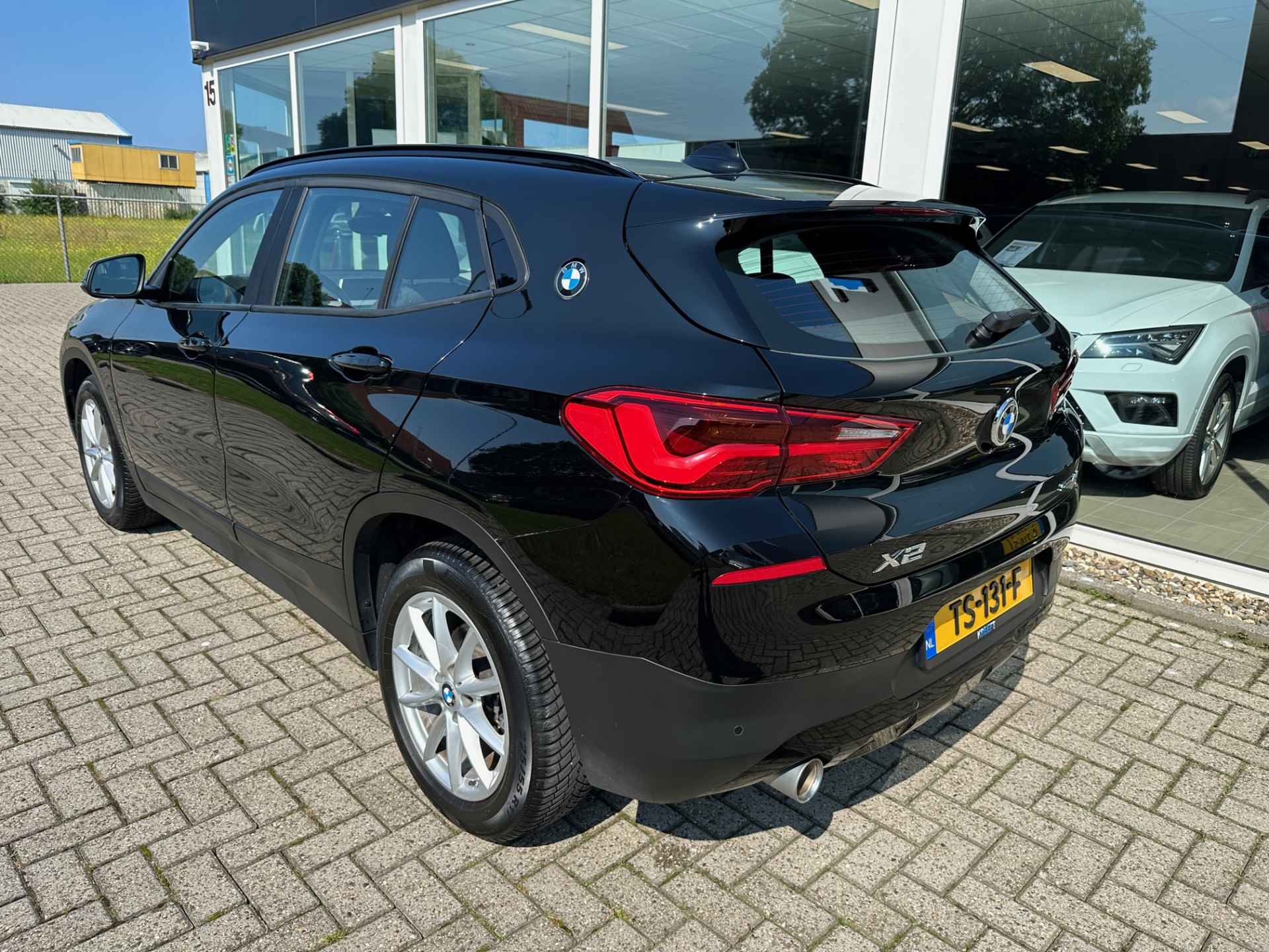 BMW X2 sDrive18i Executive Schuifdak - 4/28