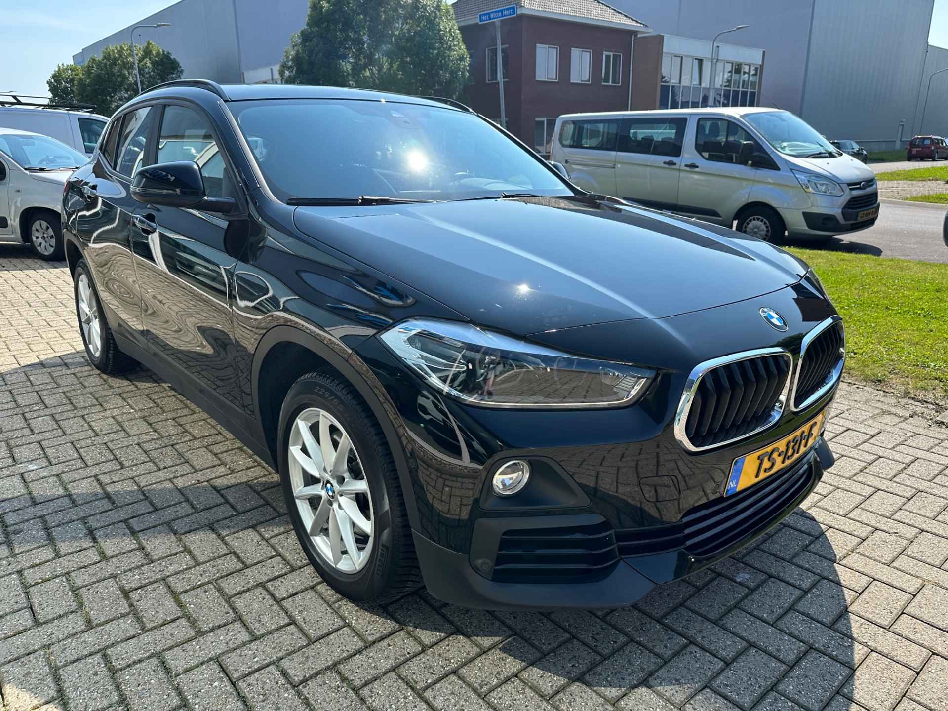 BMW X2 sDrive18i Executive Schuifdak - 8/28