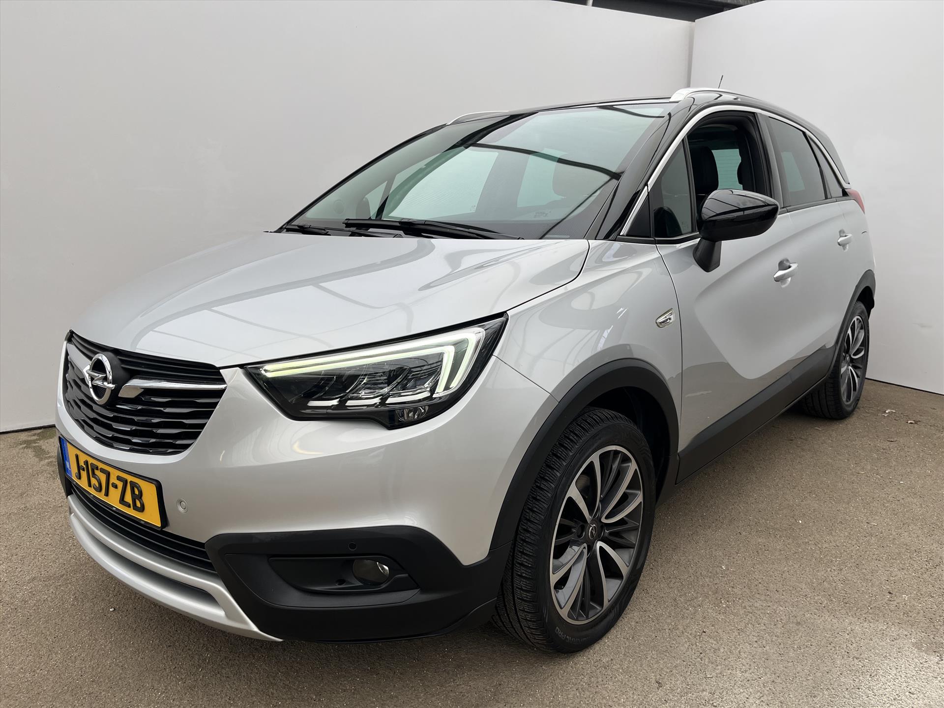 Opel Crossland X 1.2 Turbo 110pk Ultimate Automaat / Navi / Panodak / Keyless / Trekhaak / Leder