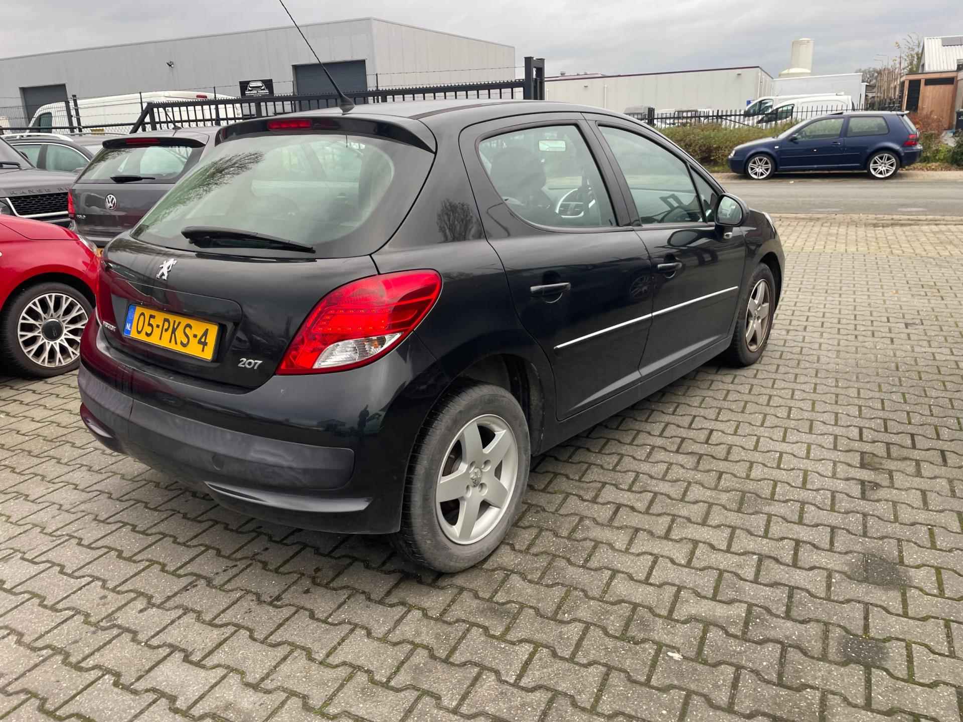 Peugeot 207 1.4 VTi Millesim 200 - 5/15