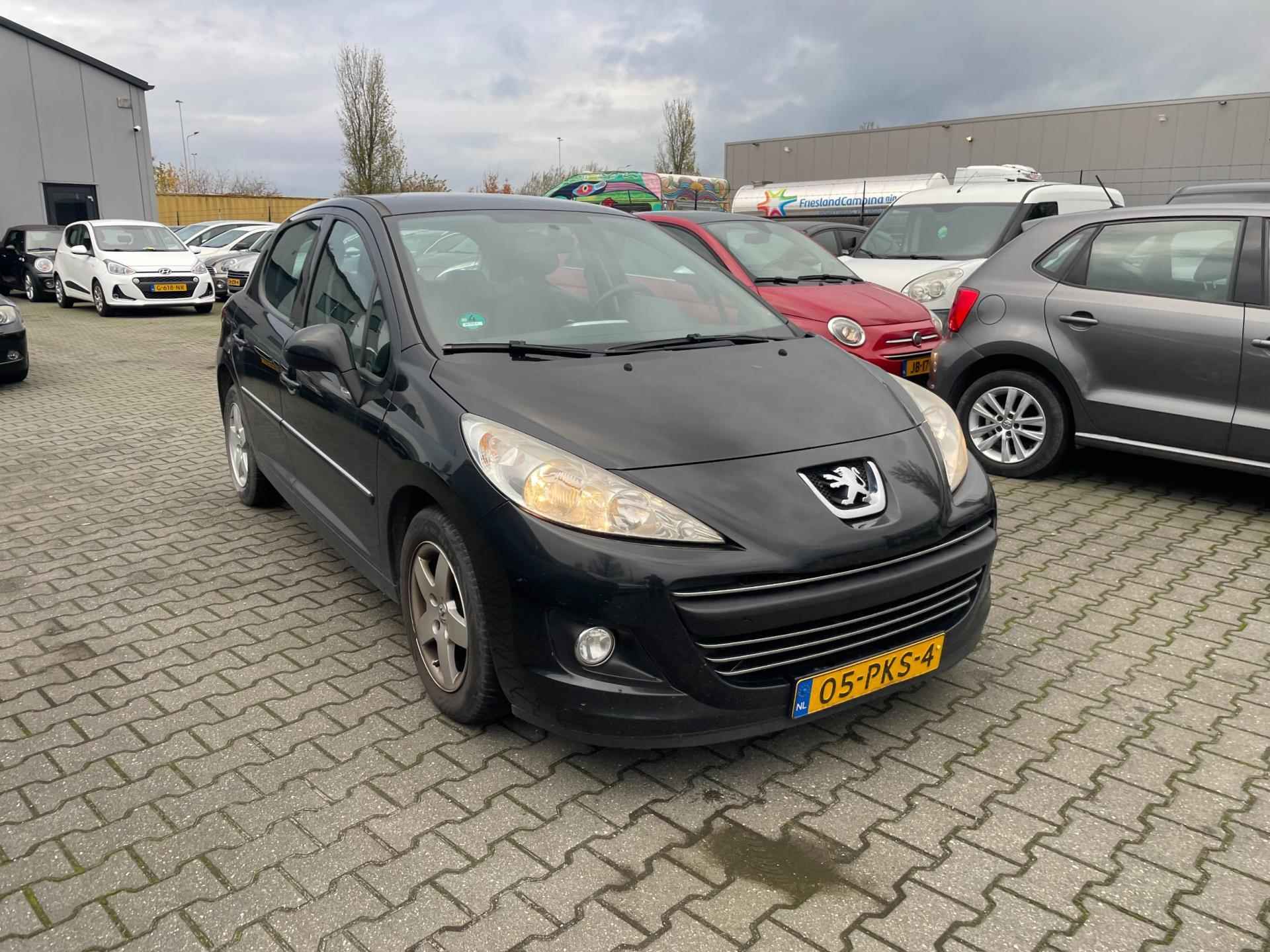 Peugeot 207 1.4 VTi Millesim 200 - 6/15