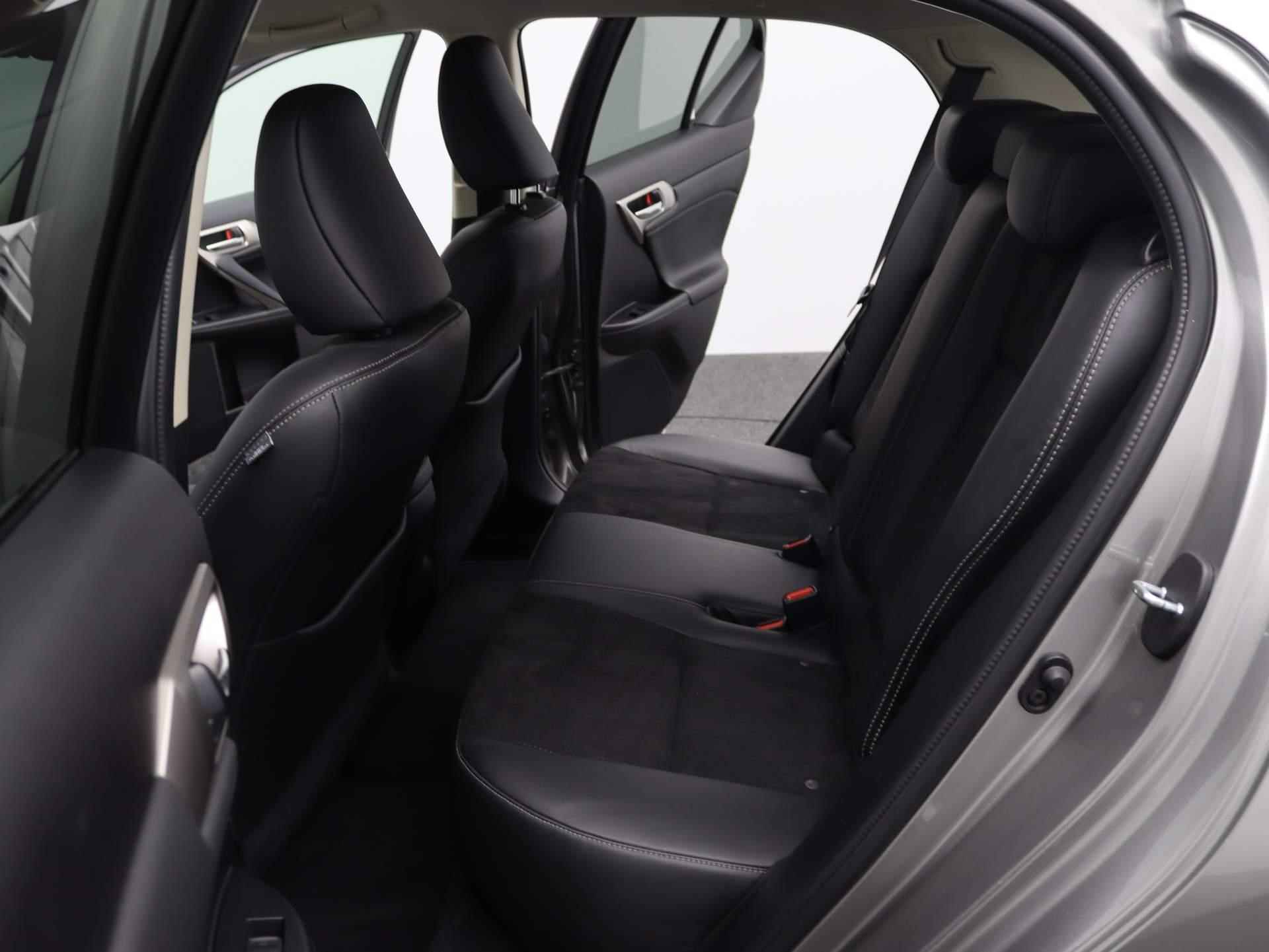 Lexus CT 200h Sport Edition Automaat | Airco | Navigatie | Achteruitrijcamera | Cruise Control | lederen bekleding | - 12/47