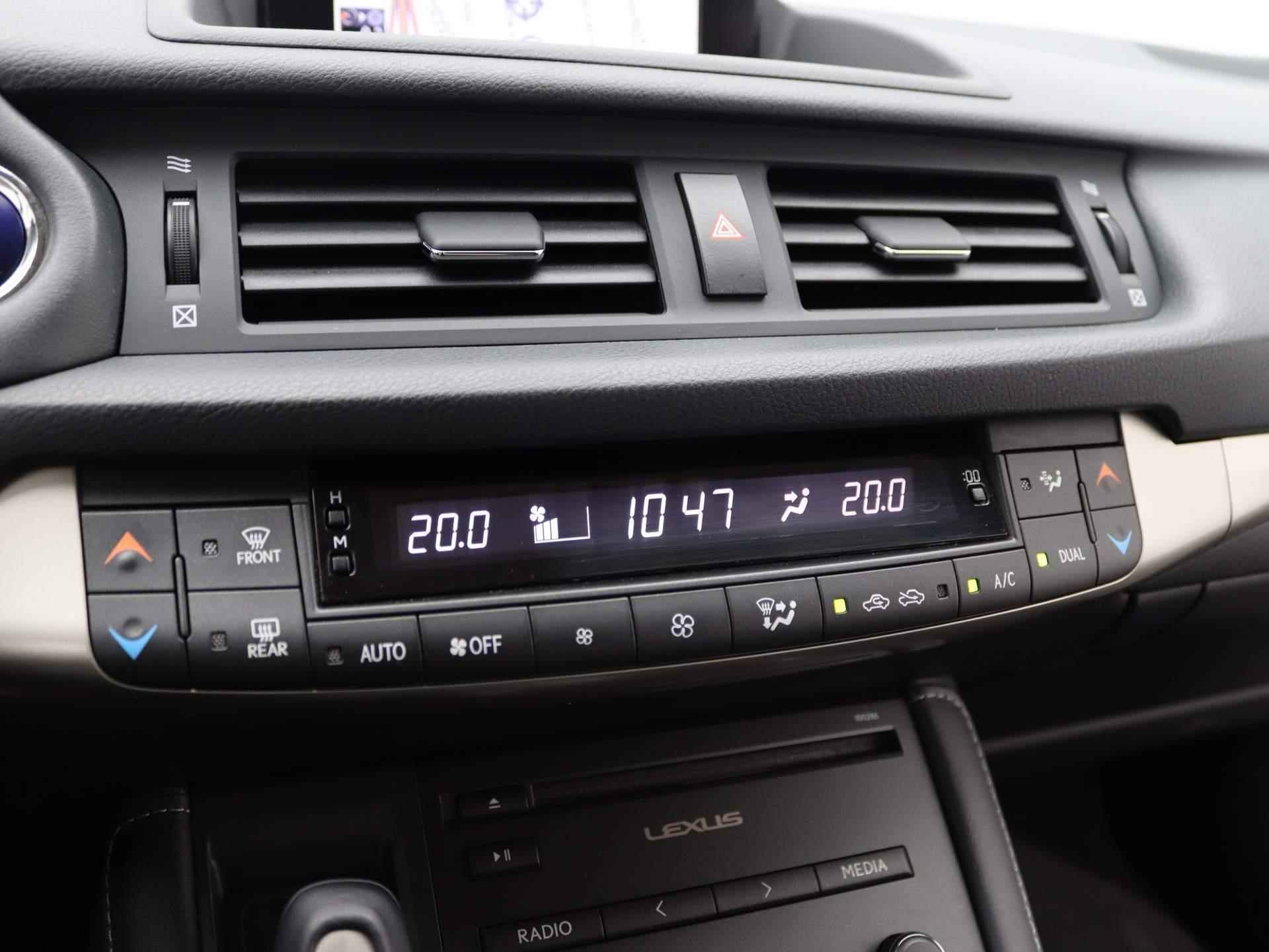 Lexus CT 200h Sport Edition Automaat | Airco | Navigatie | Achteruitrijcamera | Cruise Control | lederen bekleding | - 21/47