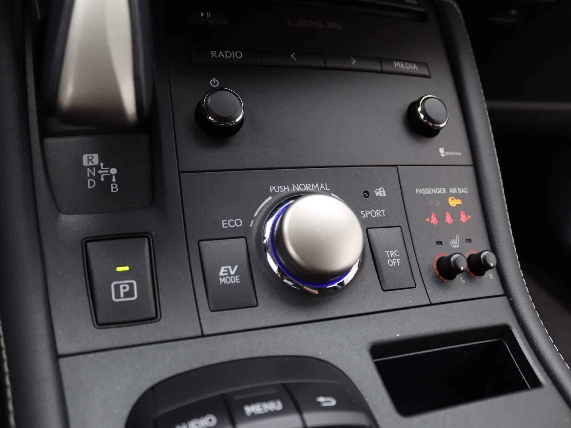 Lexus CT 200h Sport Edition Automaat | Airco | Navigatie | Achteruitrijcamera | Cruise Control | lederen bekleding | - 22/47