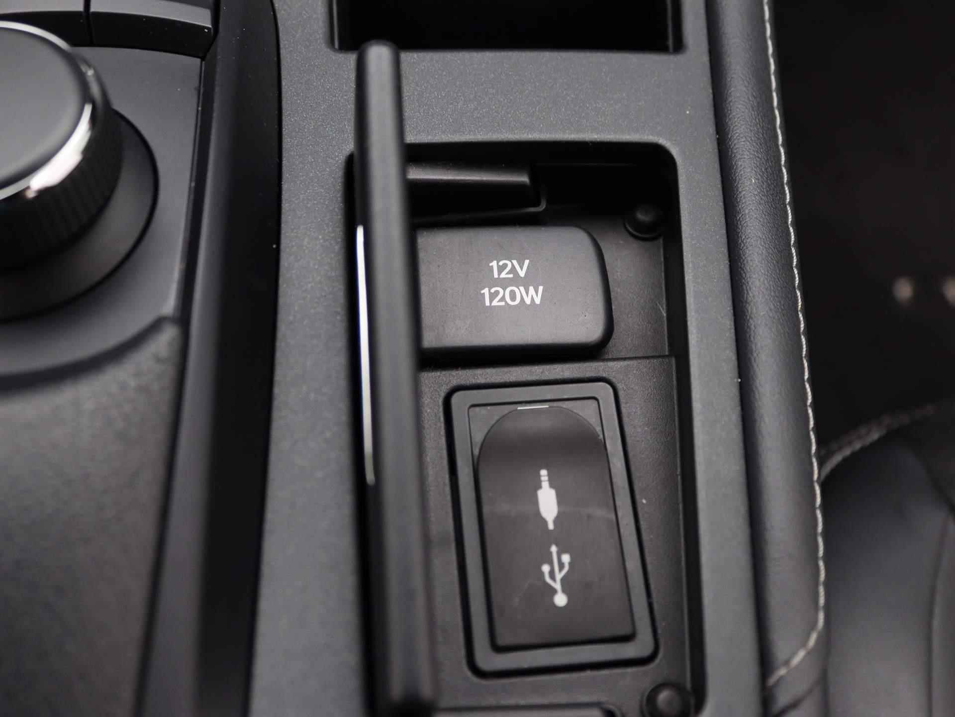 Lexus CT 200h Sport Edition Automaat | Airco | Navigatie | Achteruitrijcamera | Cruise Control | lederen bekleding | - 24/47