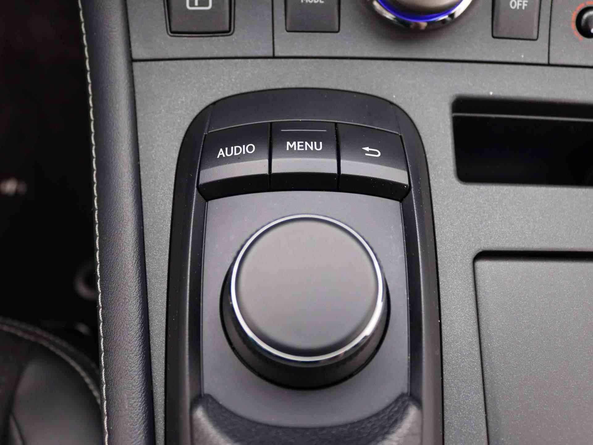 Lexus CT 200h Sport Edition Automaat | Airco | Navigatie | Achteruitrijcamera | Cruise Control | lederen bekleding | - 25/47