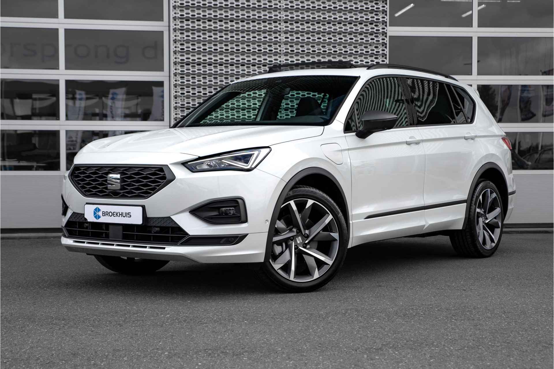 SEAT Tarraco 1.4 TSI e-Hybrid PHEV FR Business 245 pk | Trekhaak | Panoramadak | Camera - 1/32