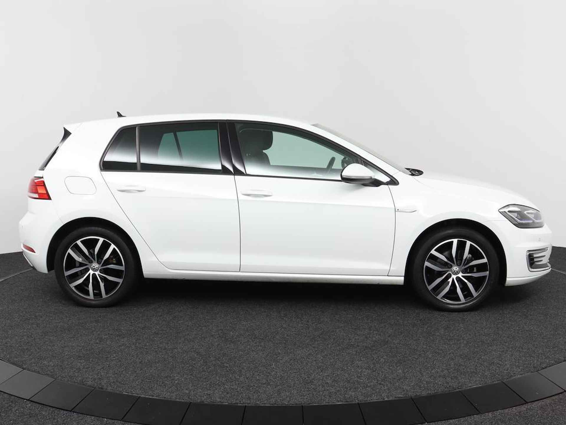 Volkswagen e-Golf E-DITION - 11/42