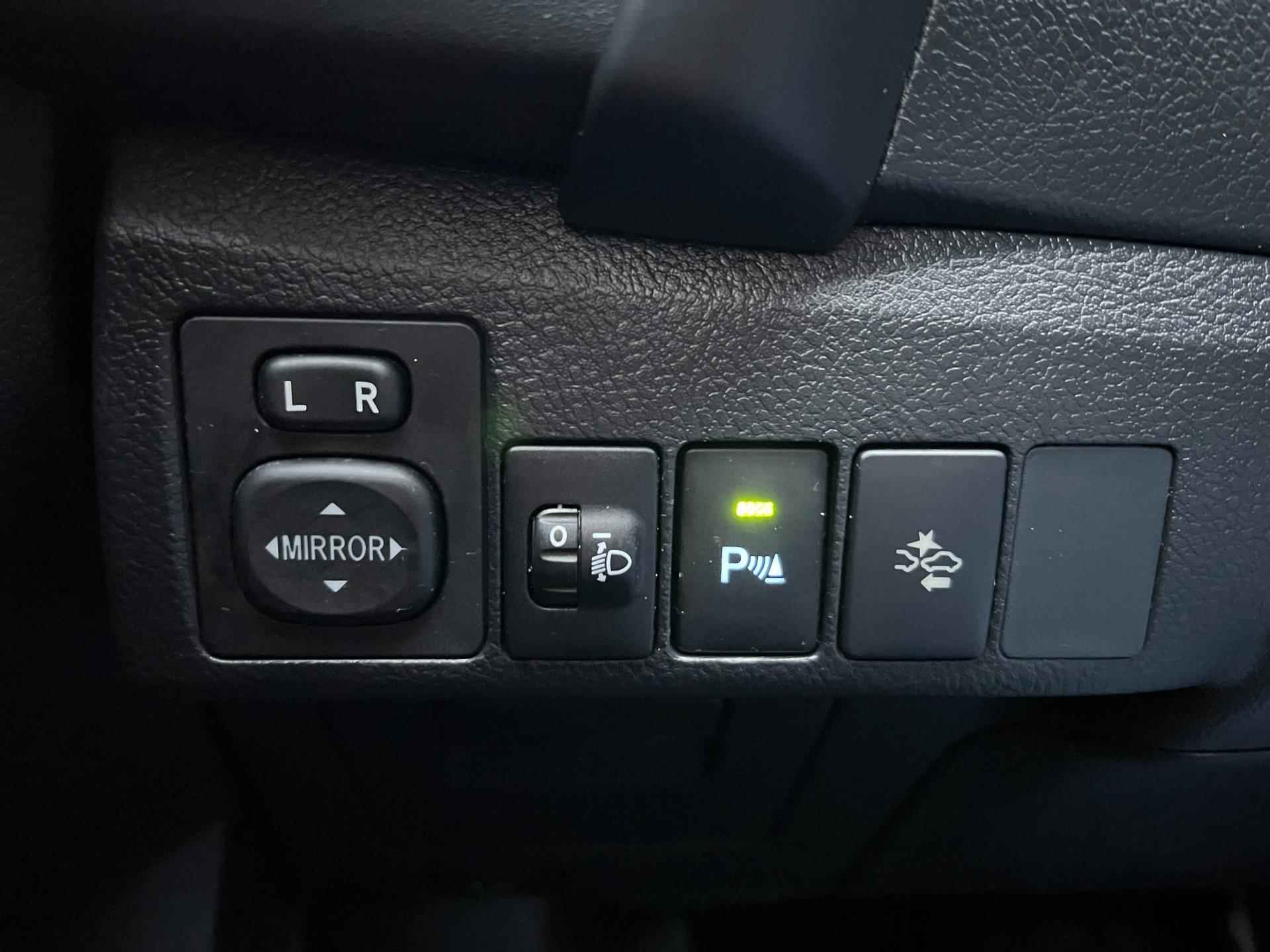 Toyota Auris Touring Sports 1.8 Hybrid Edition"S", Navigatie, lm velgen, etc. - 14/22