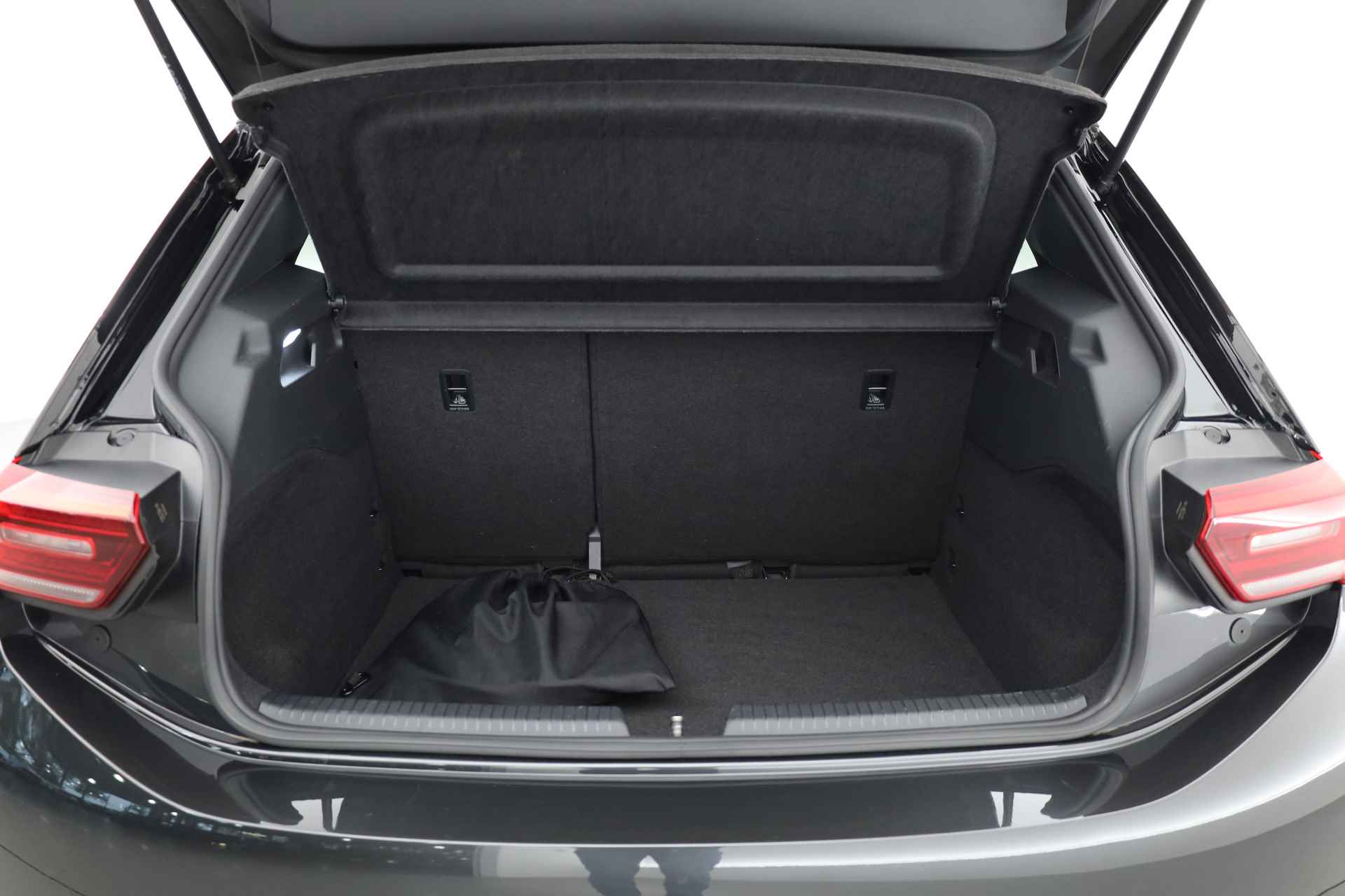 Volkswagen ID.3 Pro 58 kWh | Navi | Stoel- Stuurverw. | Adapt. Cruise | Keyless | Camera | 19'' - 18/27