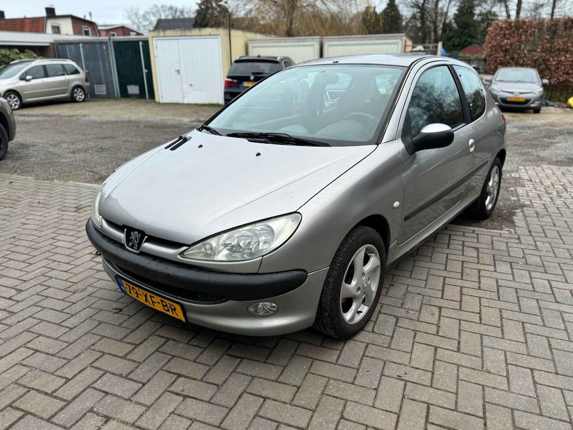 PEUGEOT 206 1.1 X-LINE - 2/8