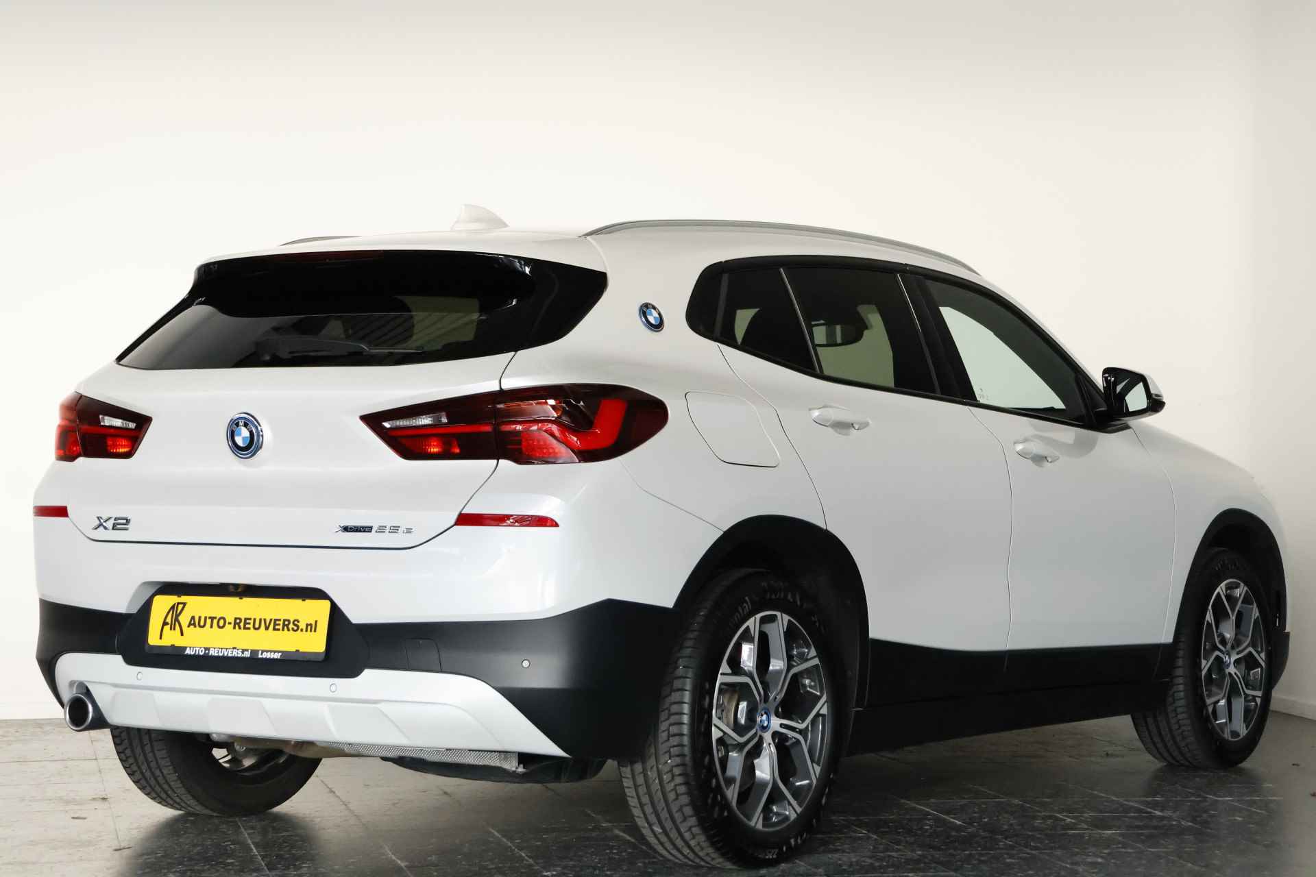 BMW X2 xDrive25e Executive / LED / Navi / Pilot assist / Camera - 2/32